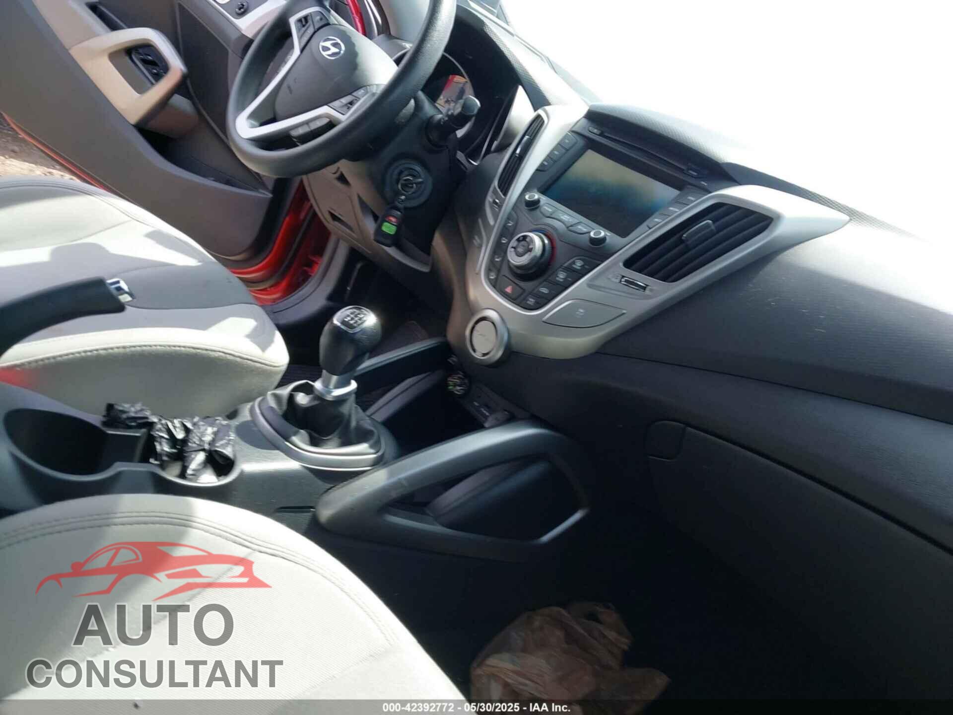 HYUNDAI VELOSTER 2012 - KMHTC6AD8CU019848