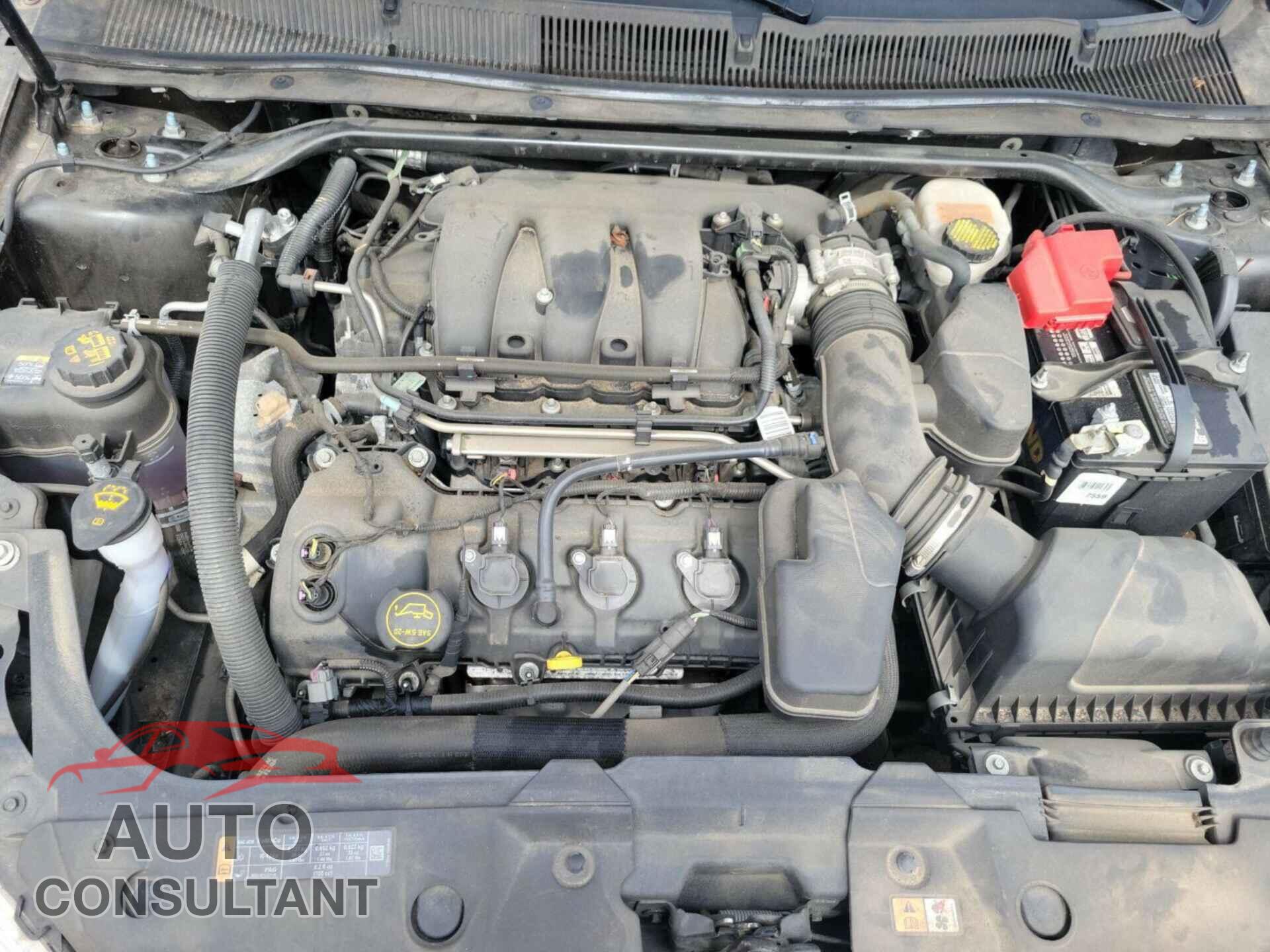 FORD TAURUS 2019 - 1FAHP2E83KG116432