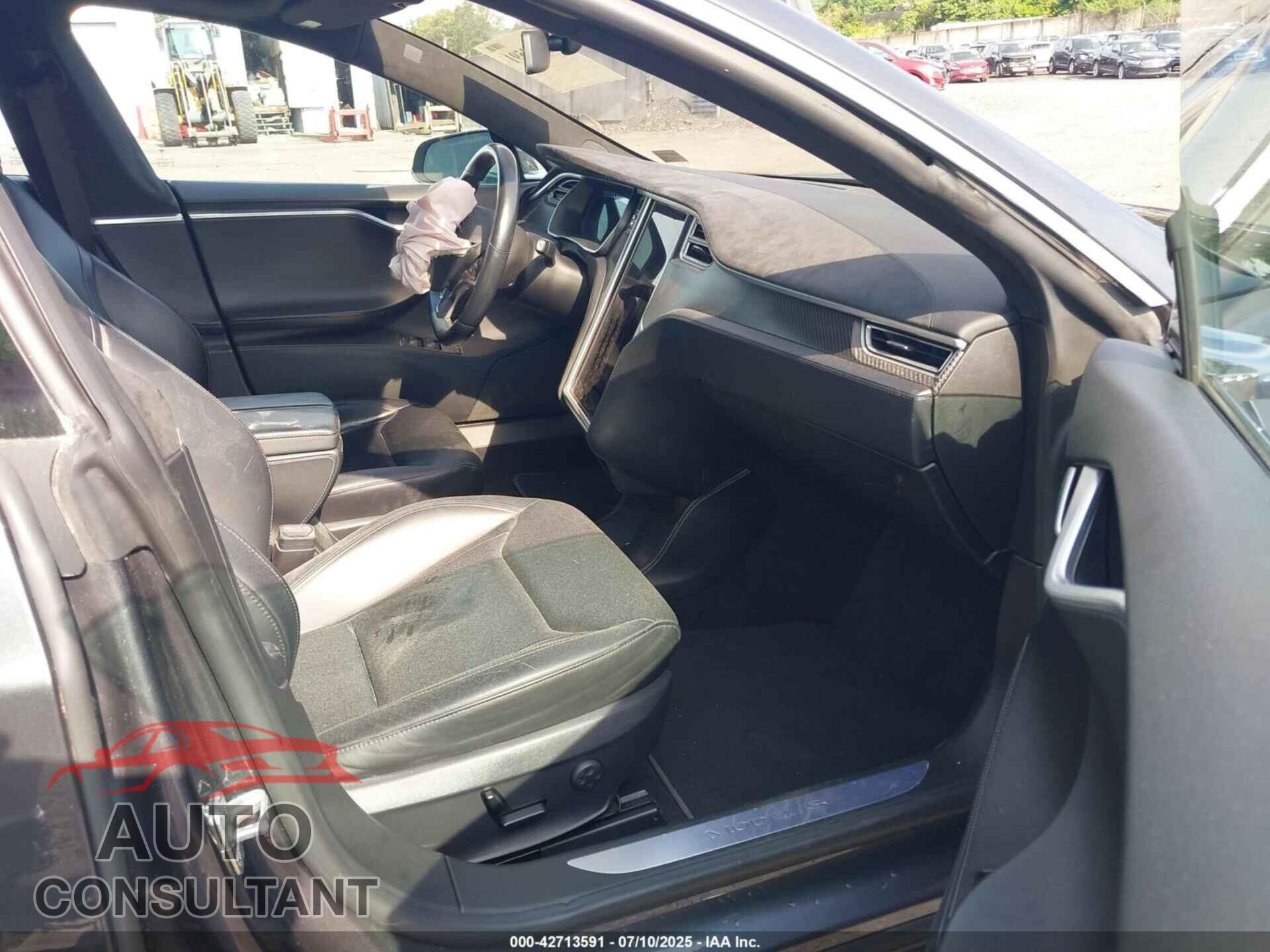TESLA MODEL S 2015 - 5YJSA1E20FF110711