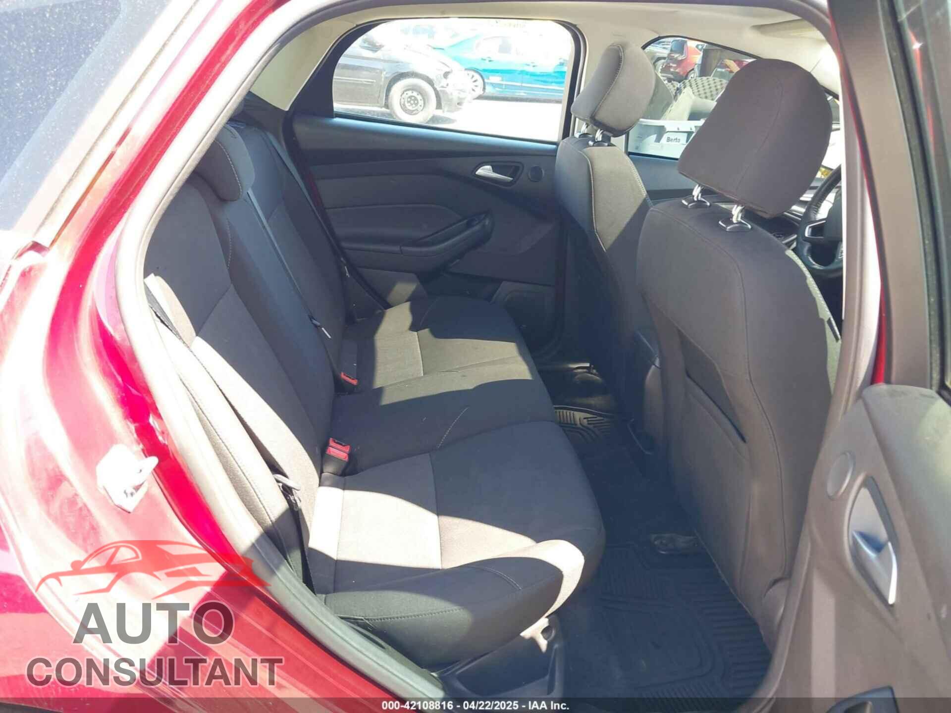 FORD FOCUS 2017 - 1FADP3M27HL214624