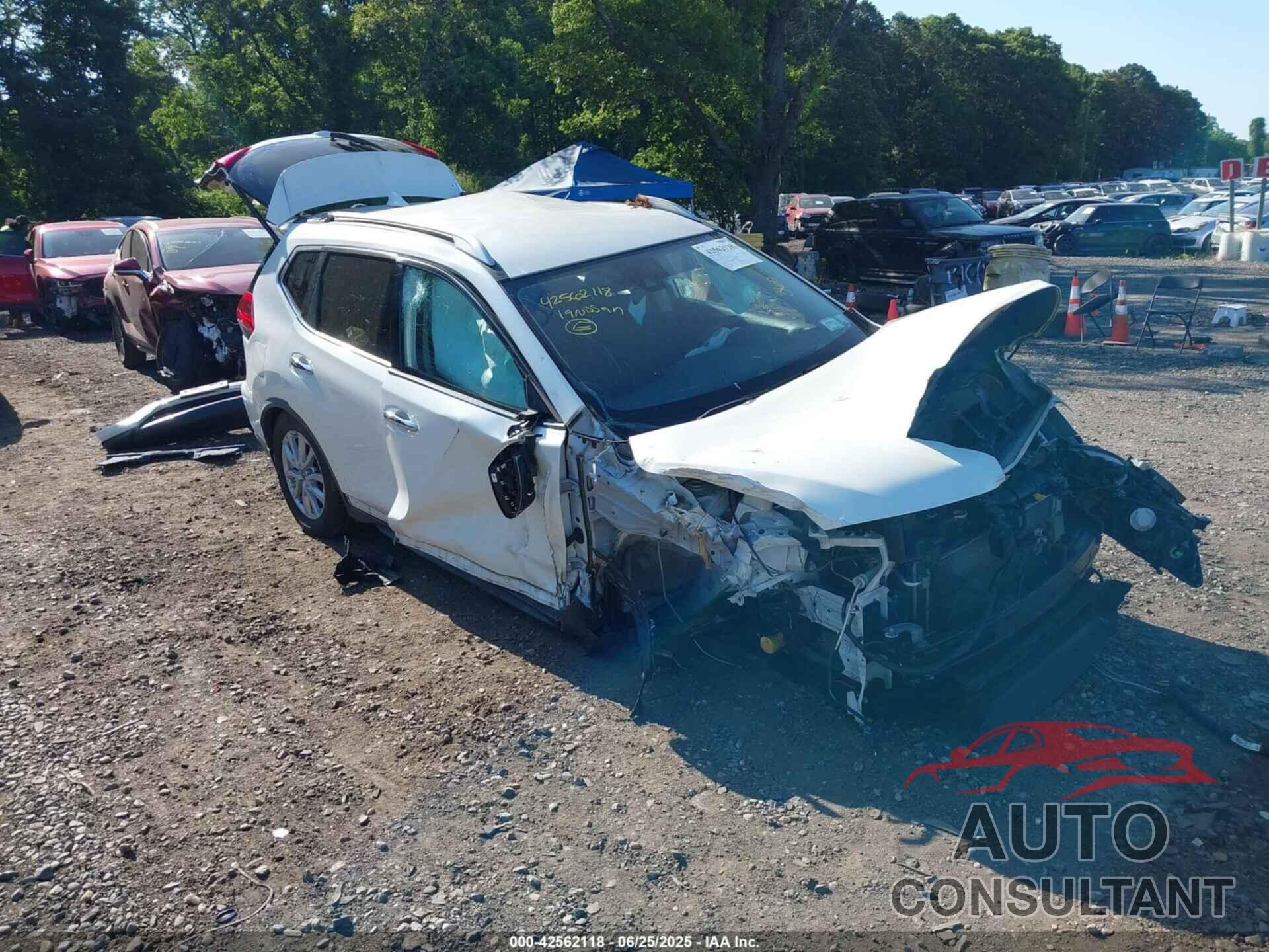 NISSAN ROGUE 2019 - KNMAT2MV3KP556701