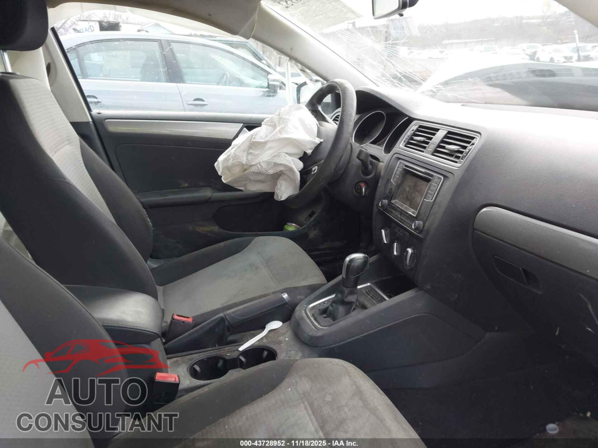 VOLKSWAGEN JETTA 2017 - 3VW2B7AJ2HM370651