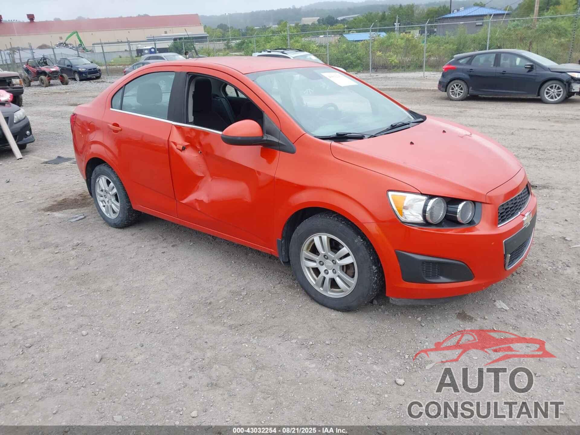 CHEVROLET SONIC 2013 - 1G1JC5SG0D4120827