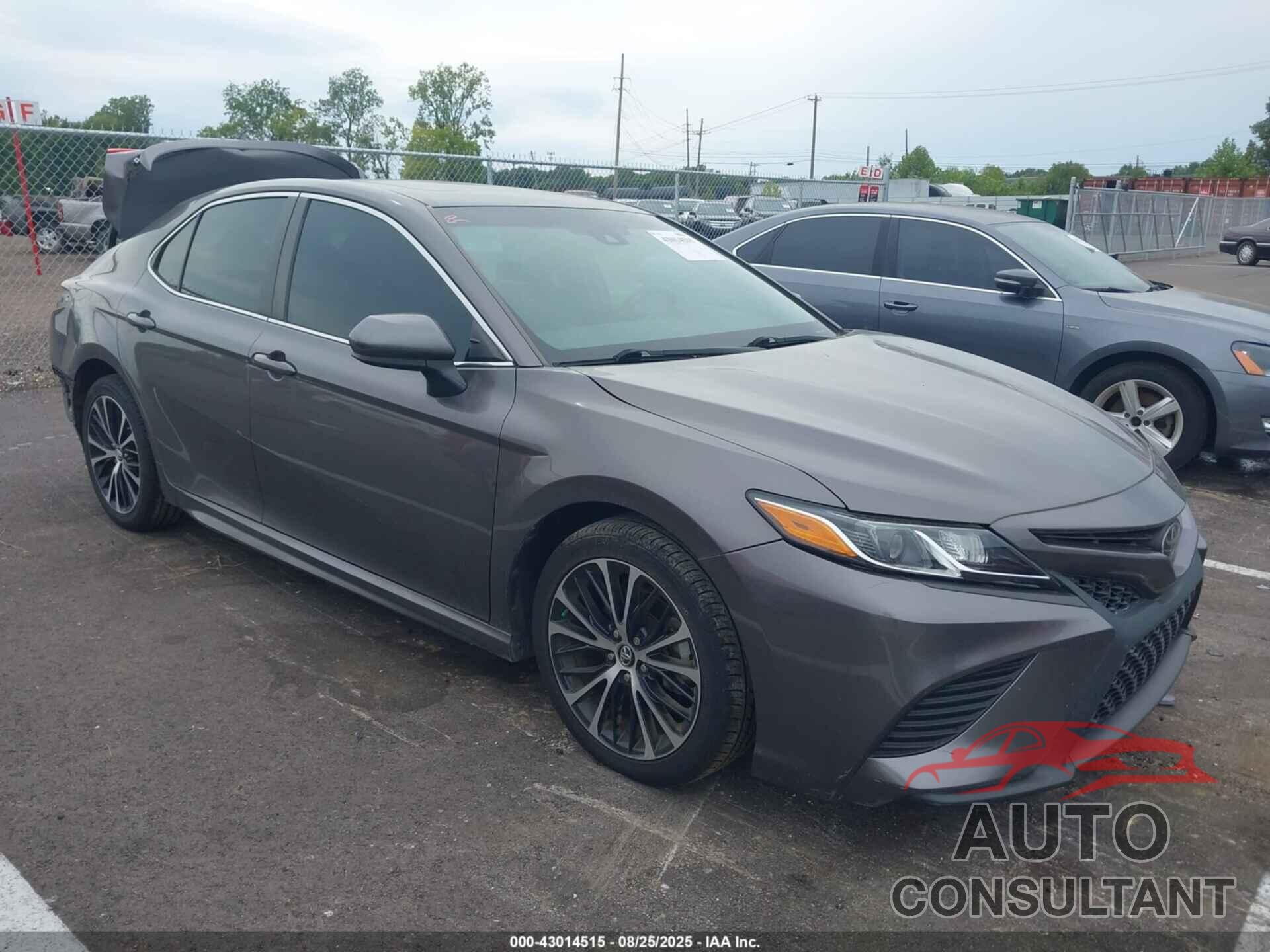 TOYOTA CAMRY 2018 - 4T1B11HK6JU010197