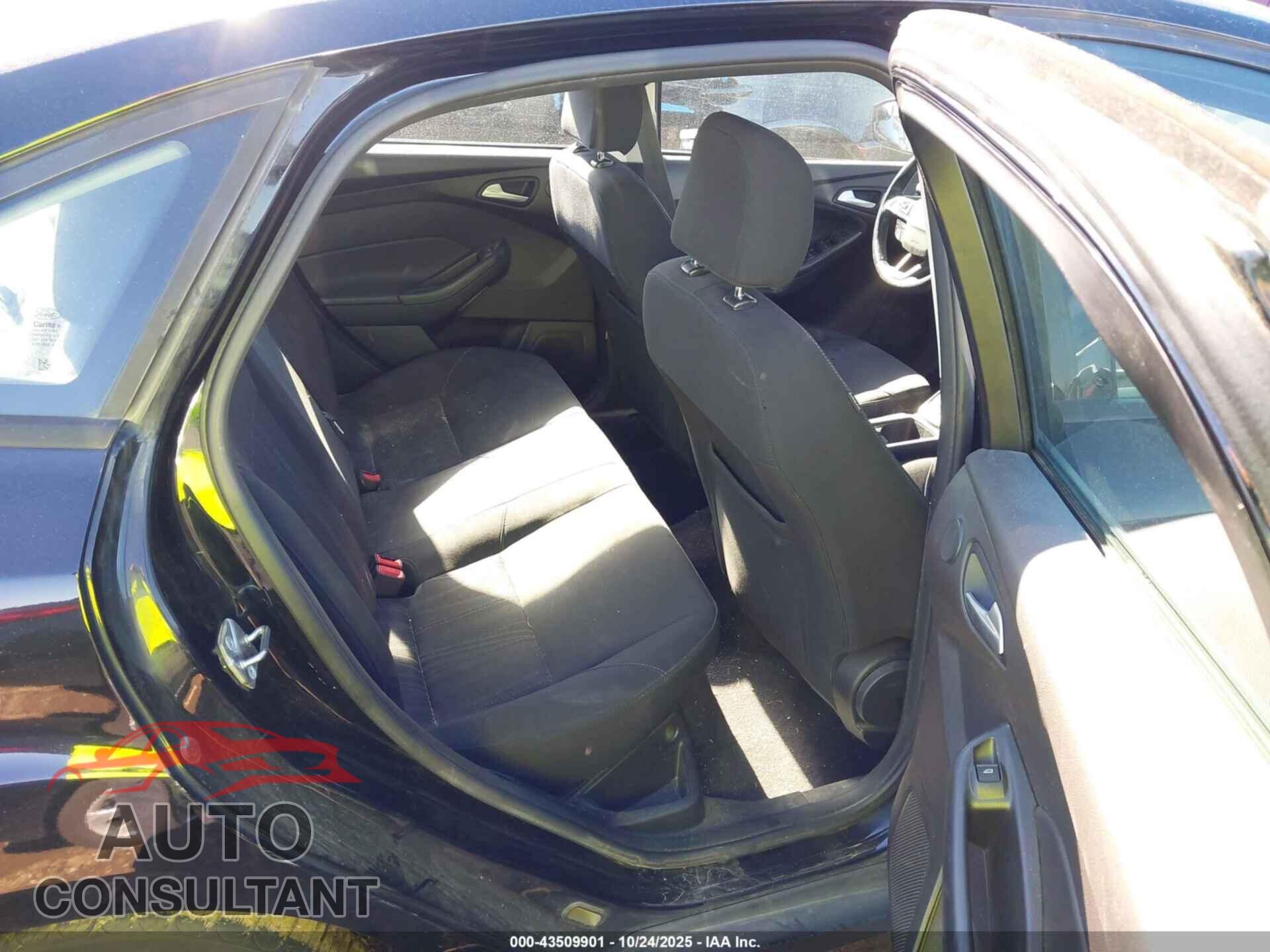 FORD FOCUS 2017 - 1FADP3H25HL328096