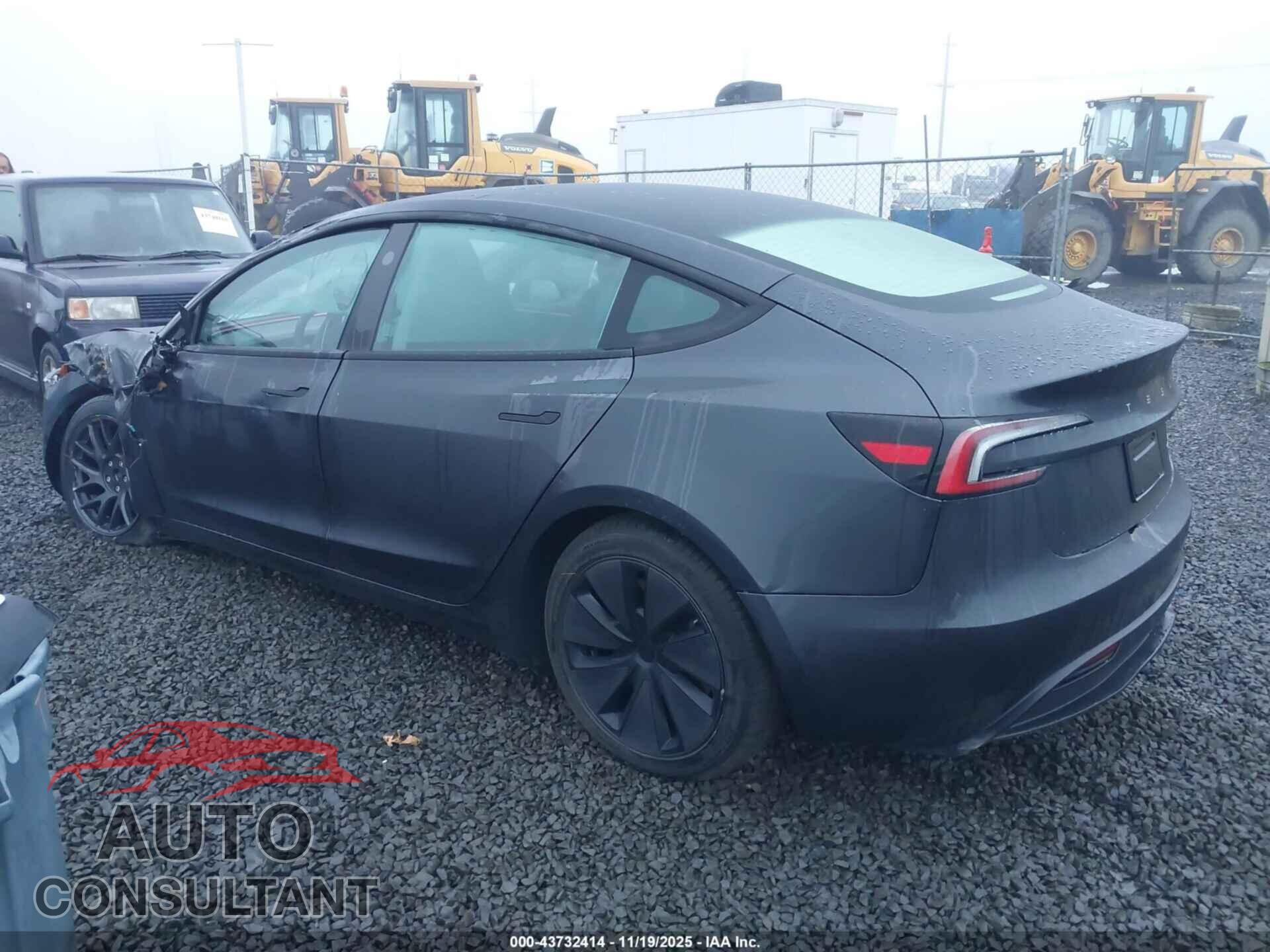 TESLA MODEL 3 2024 - 5YJ3E1EB2RF736726