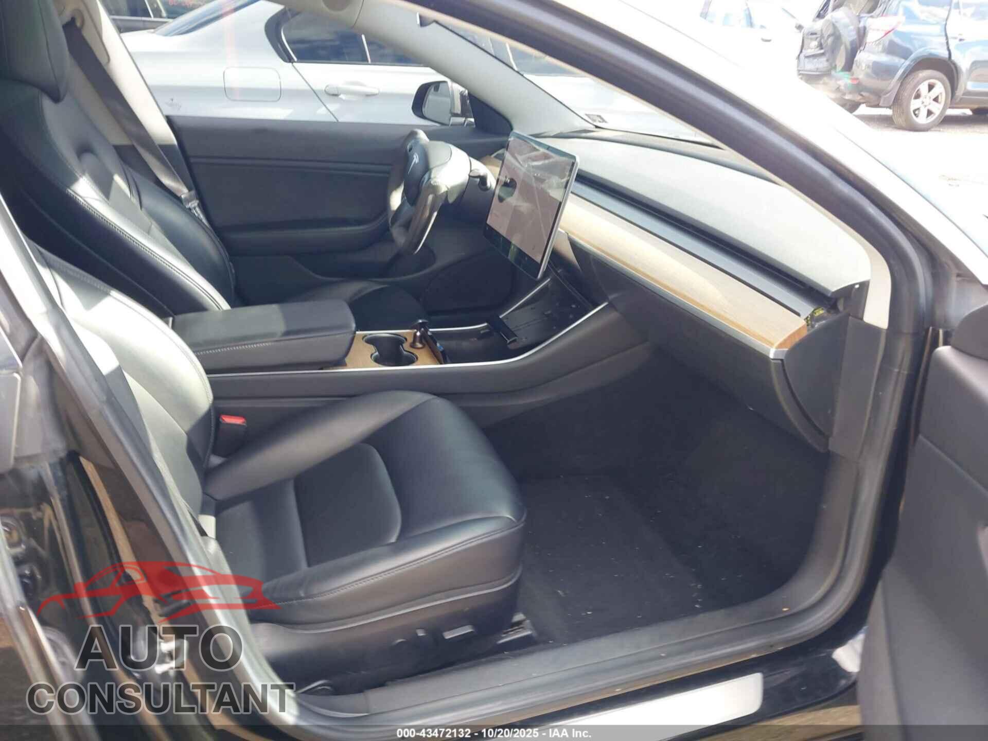 TESLA MODEL 3 2018 - 5YJ3E1EAXJF033774