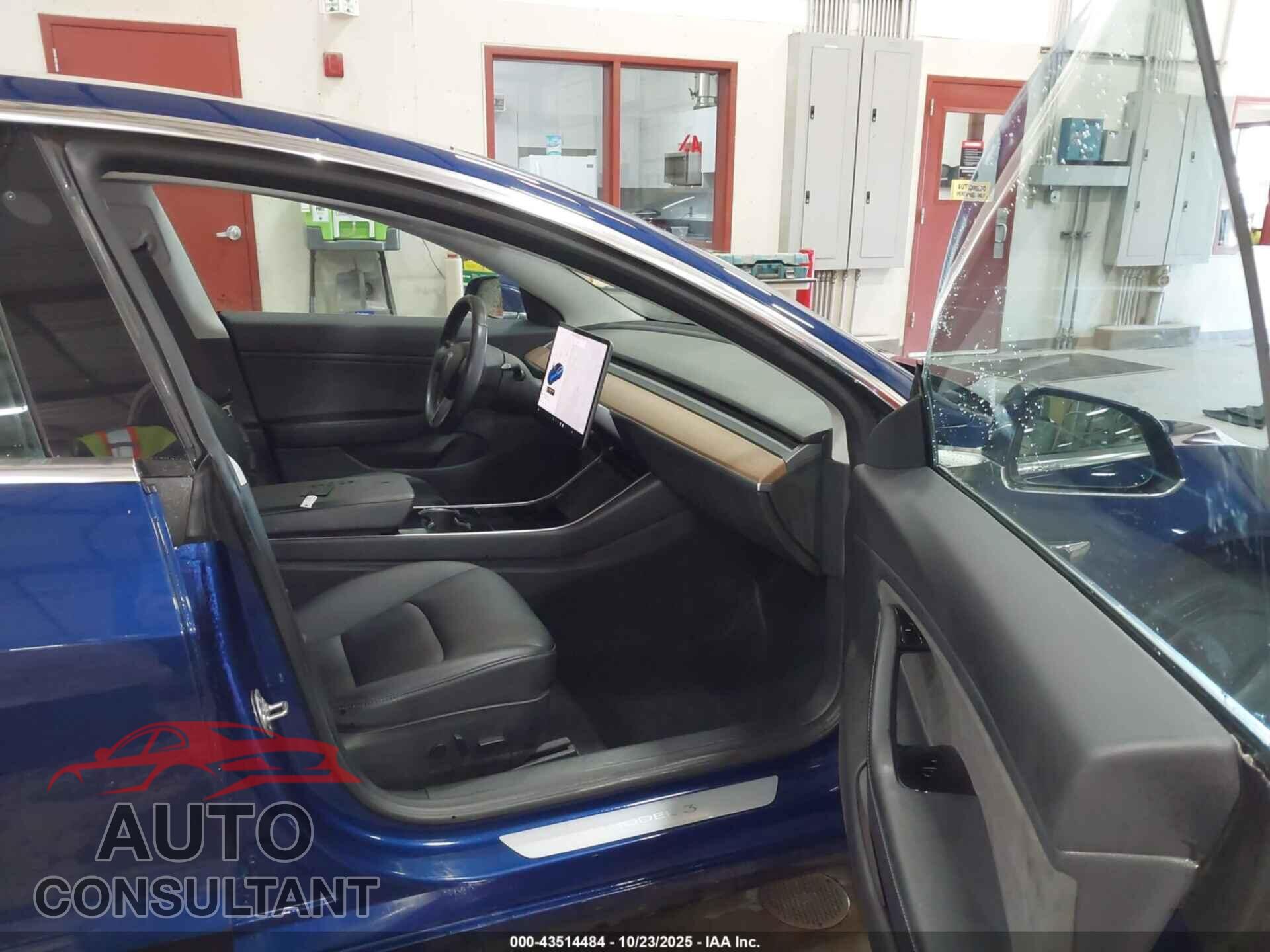 TESLA MODEL 3 2018 - 5YJ3E1EB2JF090155