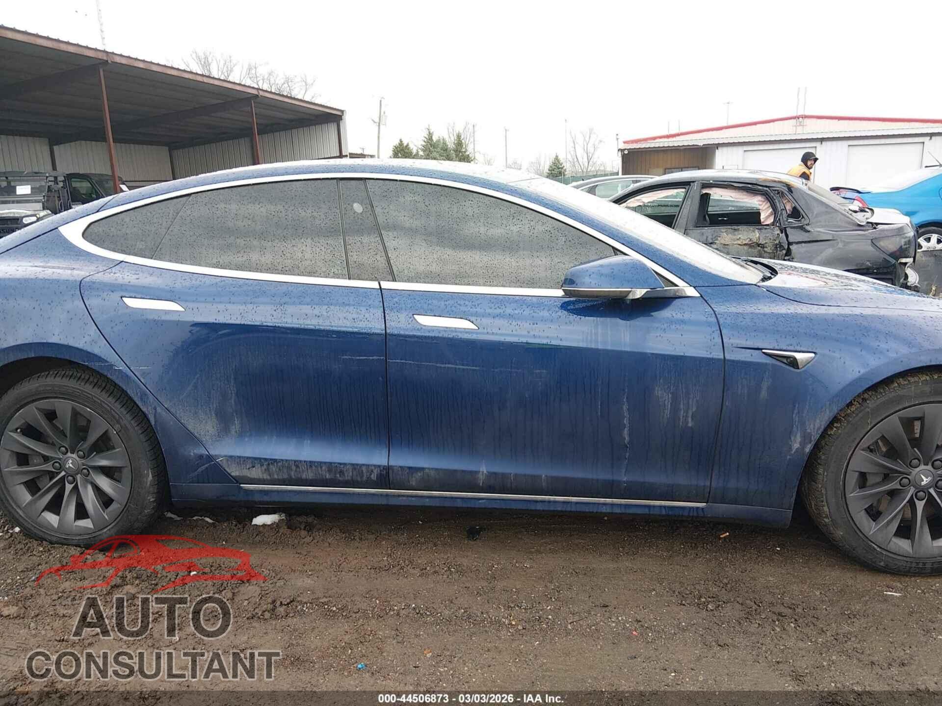 TESLA MODEL S 2018 - 5YJSA1E24JF296777