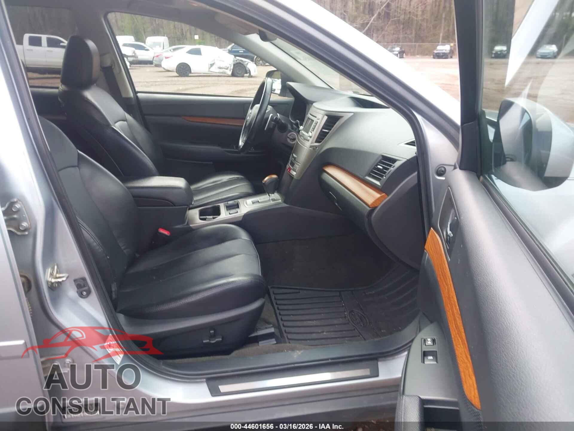 SUBARU OUTBACK 2014 - 4S4BRCLC4E3224895