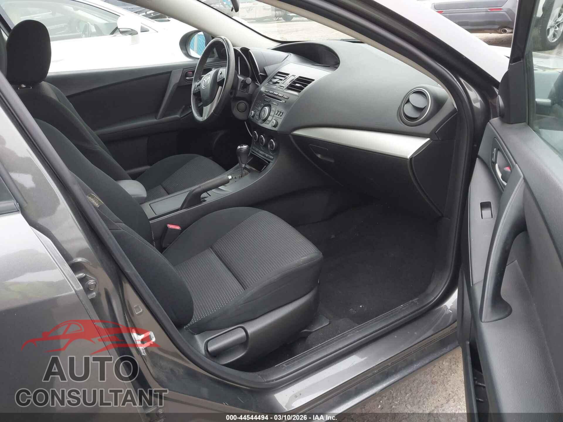 MAZDA MAZDA3 2013 - JM1BL1VPXD1808996