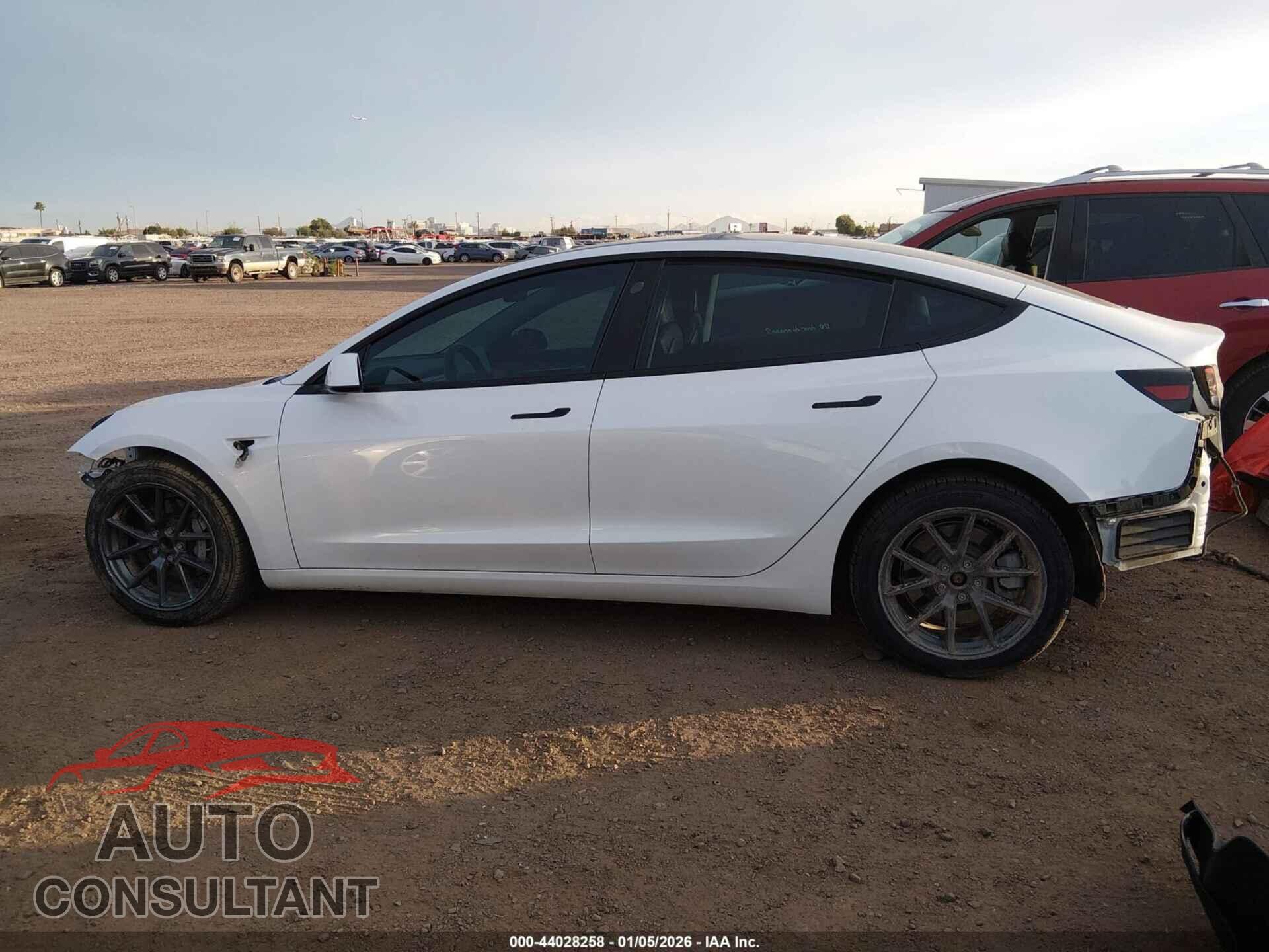 TESLA MODEL 3 2022 - 5YJ3E1EA4NF301885