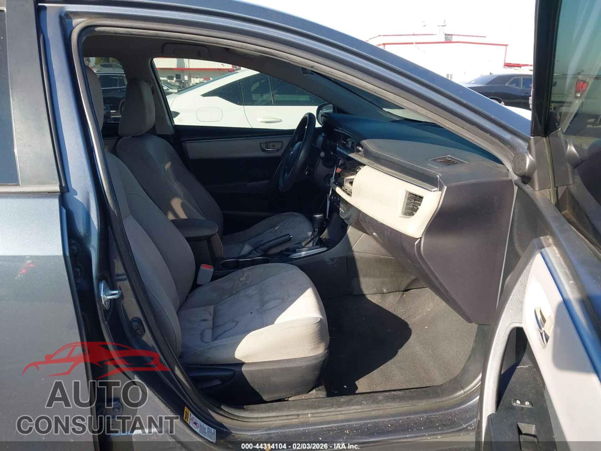 TOYOTA COROLLA 2015 - 5YFBURHE1FP318533