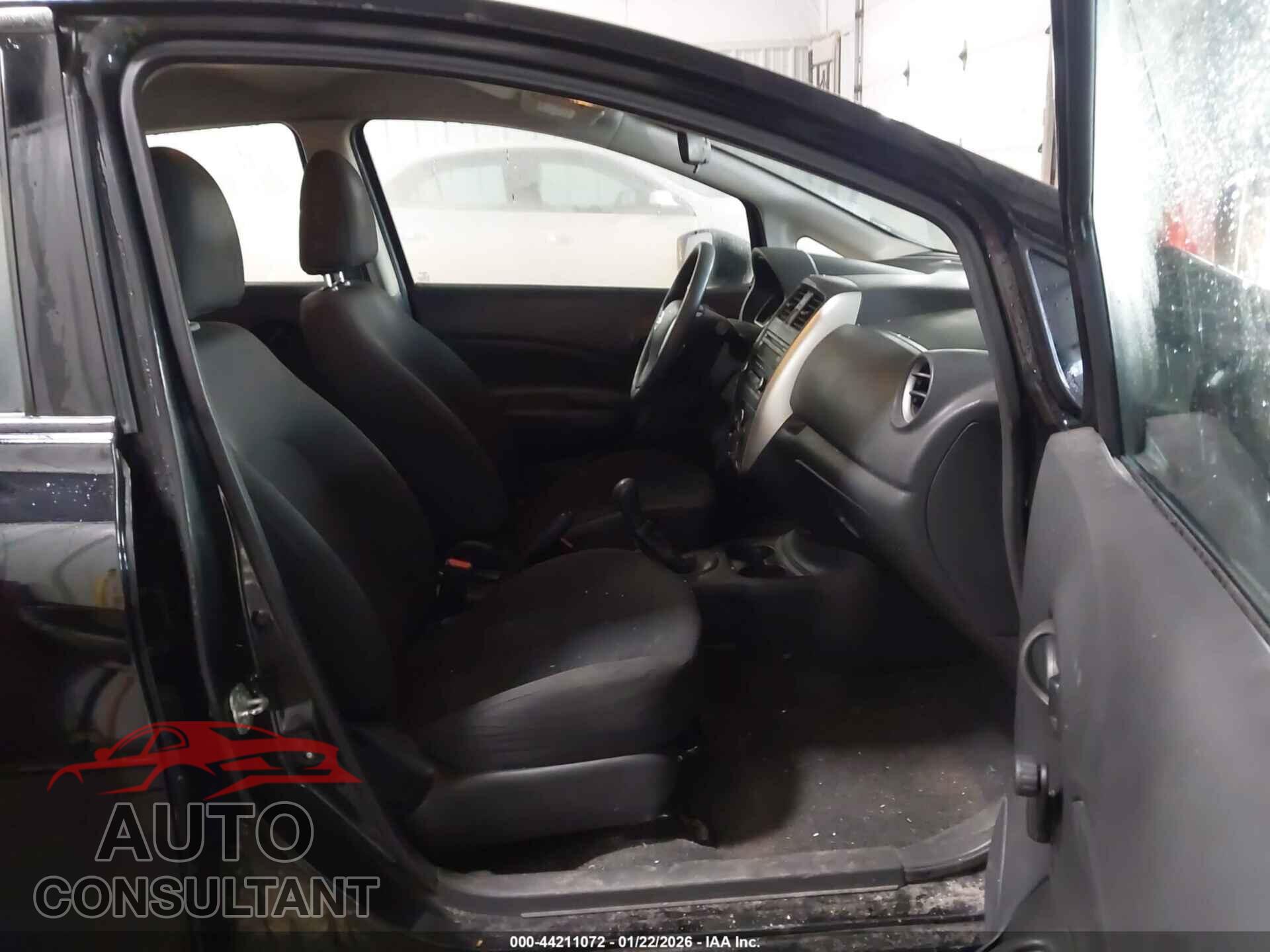 NISSAN VERSA NOTE 2015 - 3N1CE2CP8FL448309