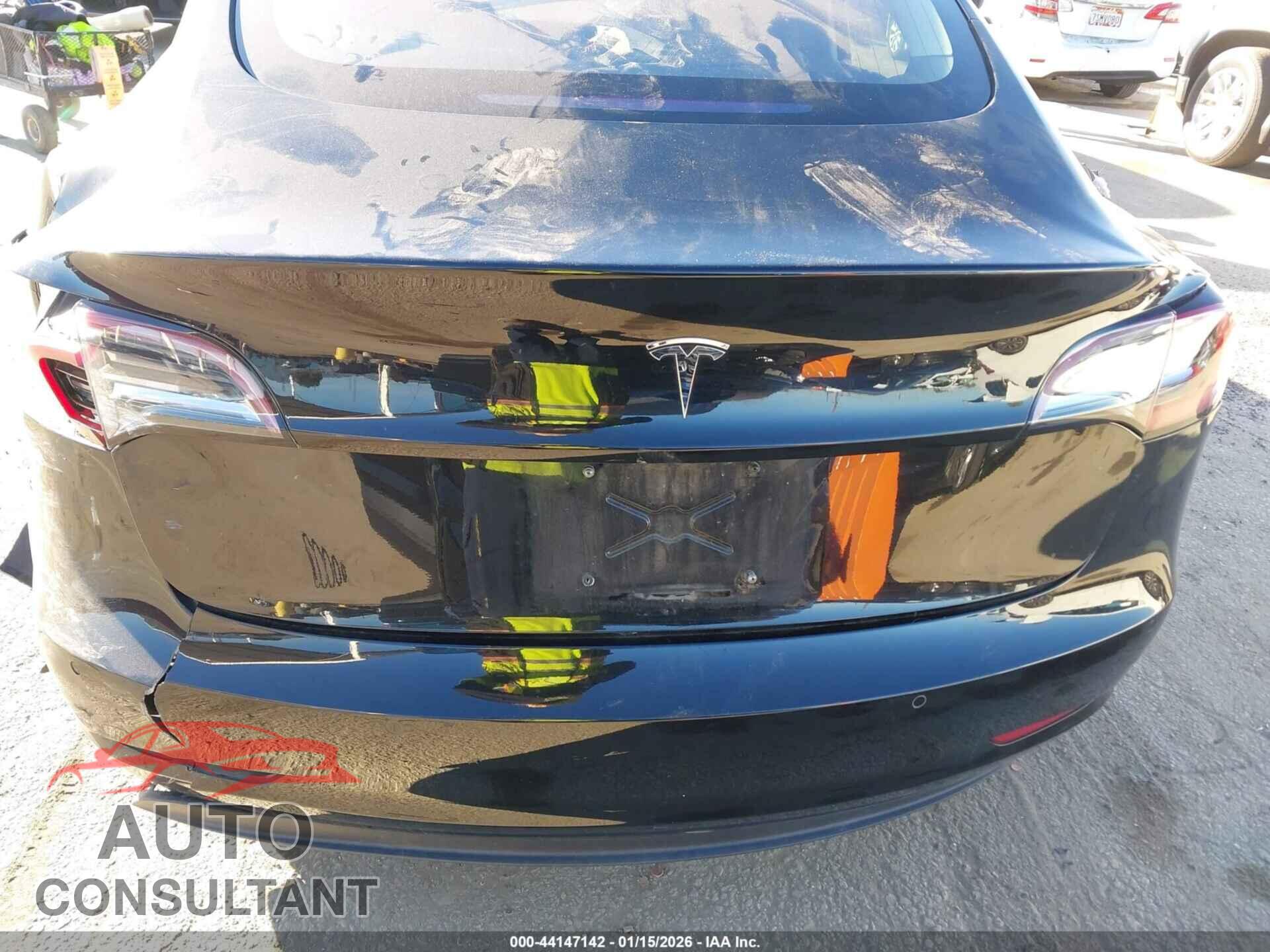 TESLA MODEL 3 2017 - 5YJ3E1EA1HF002181
