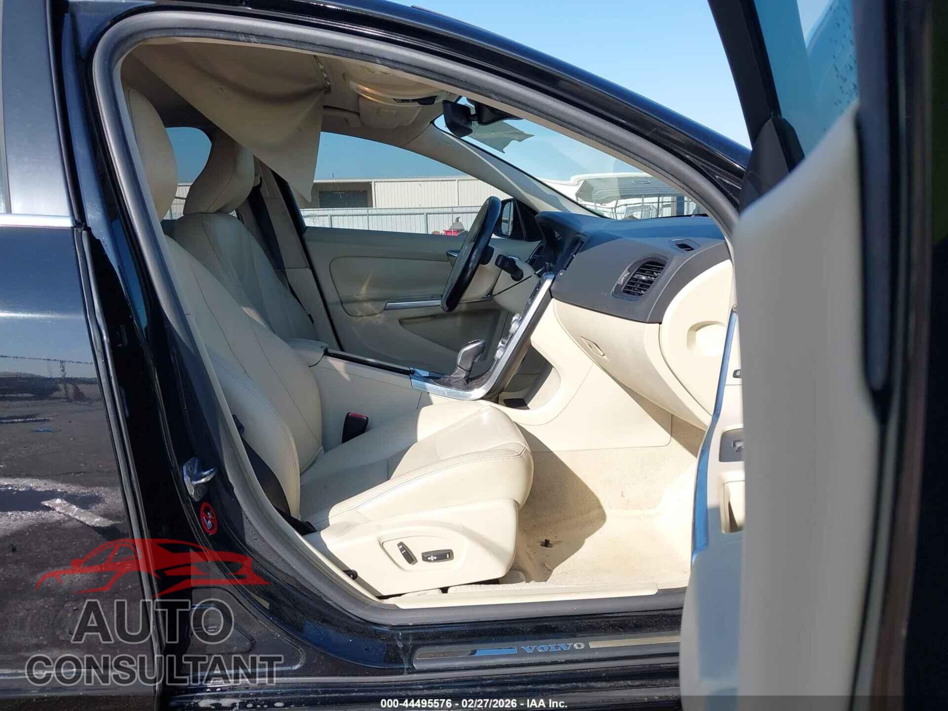 VOLVO S60 2015 - YV140MFK7F2368054