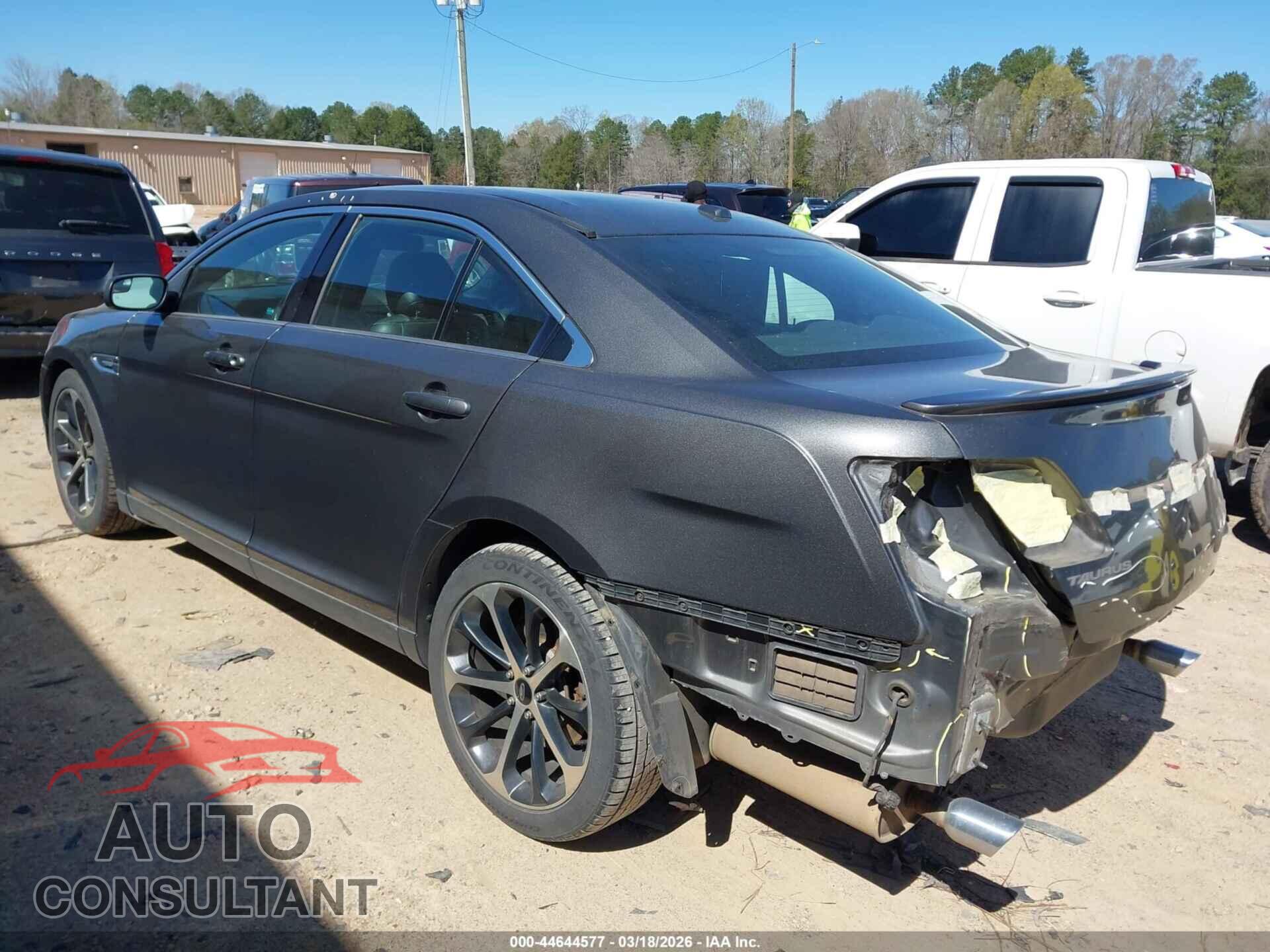 FORD TAURUS 2015 - 1FAHP2E80FG127040