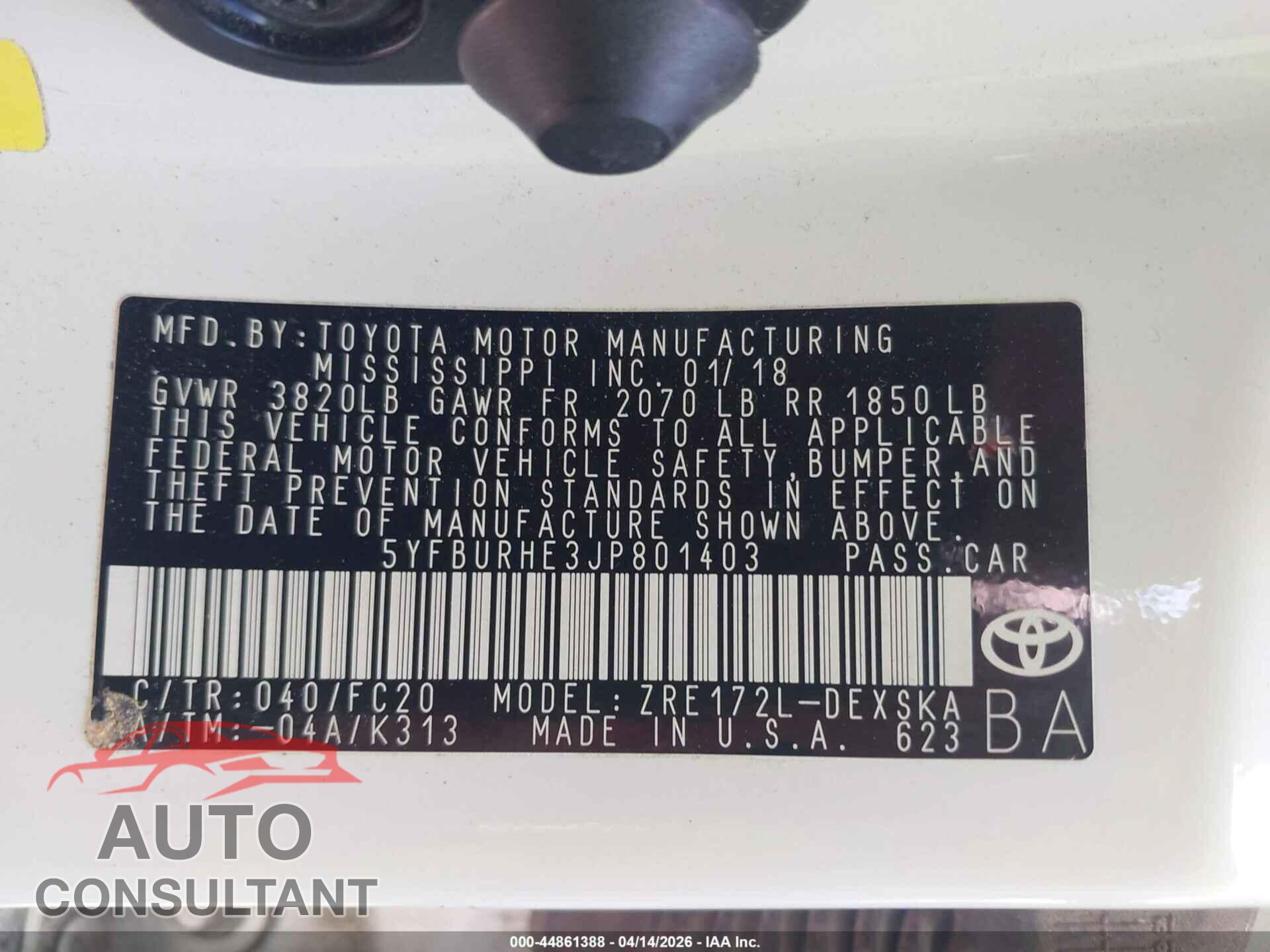 TOYOTA COROLLA 2018 - 5YFBURHE3JP801403