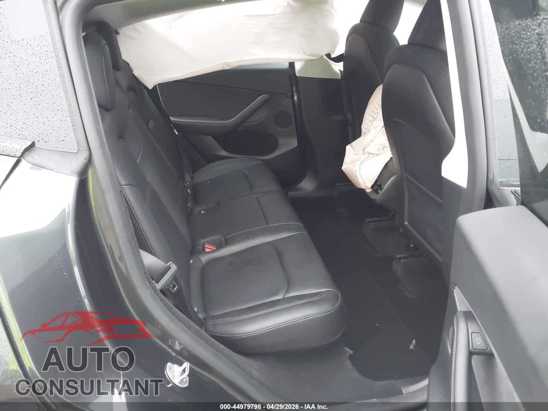 TESLA MODEL Y 2024 - 7SAYGDED6RF087311