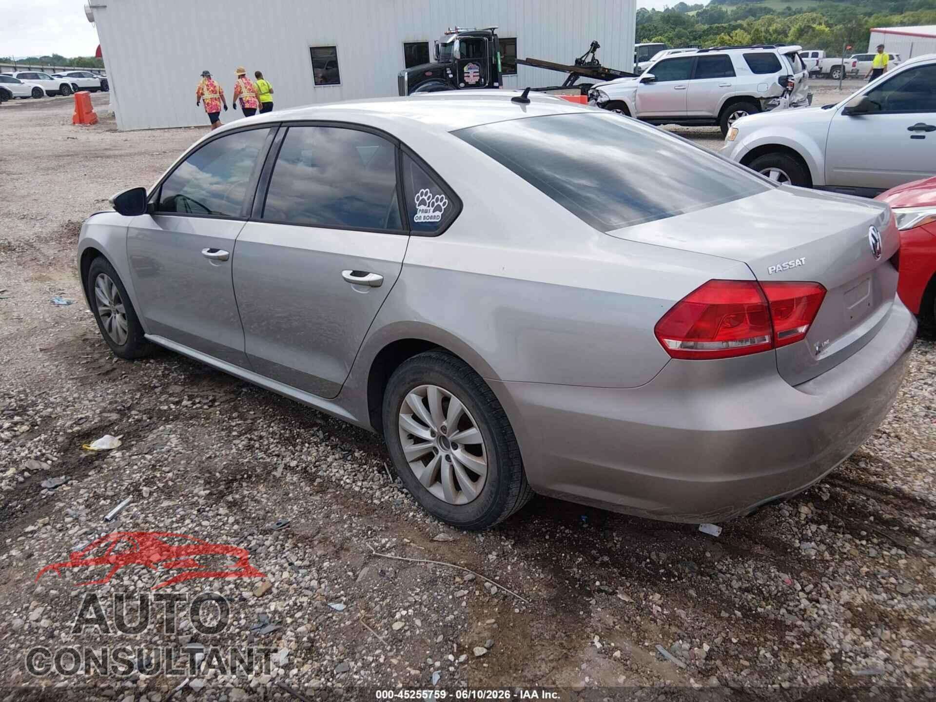 VOLKSWAGEN PASSAT 2012 - 1VWAP7A33CC032149