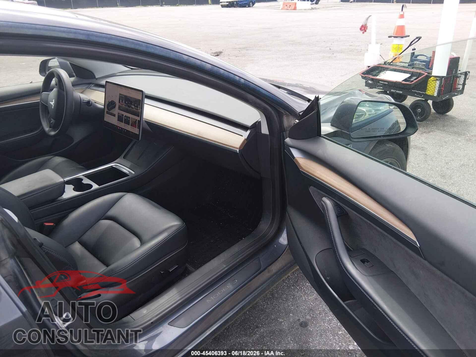 TESLA MODEL 3 2023 - 5YJ3E1EA7PF556145