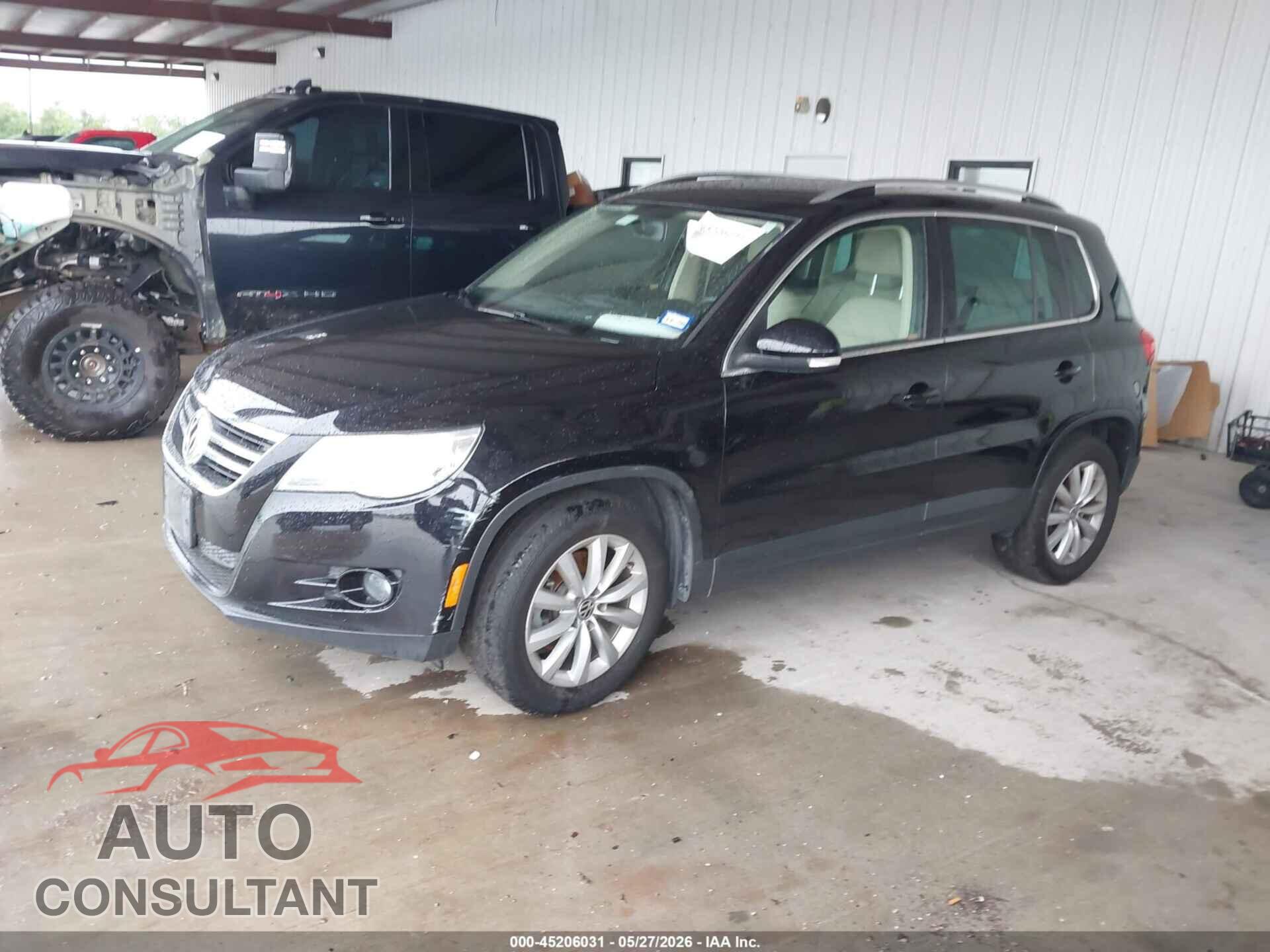 VOLKSWAGEN TIGUAN 2011 - WVGAV7AX3BW556423