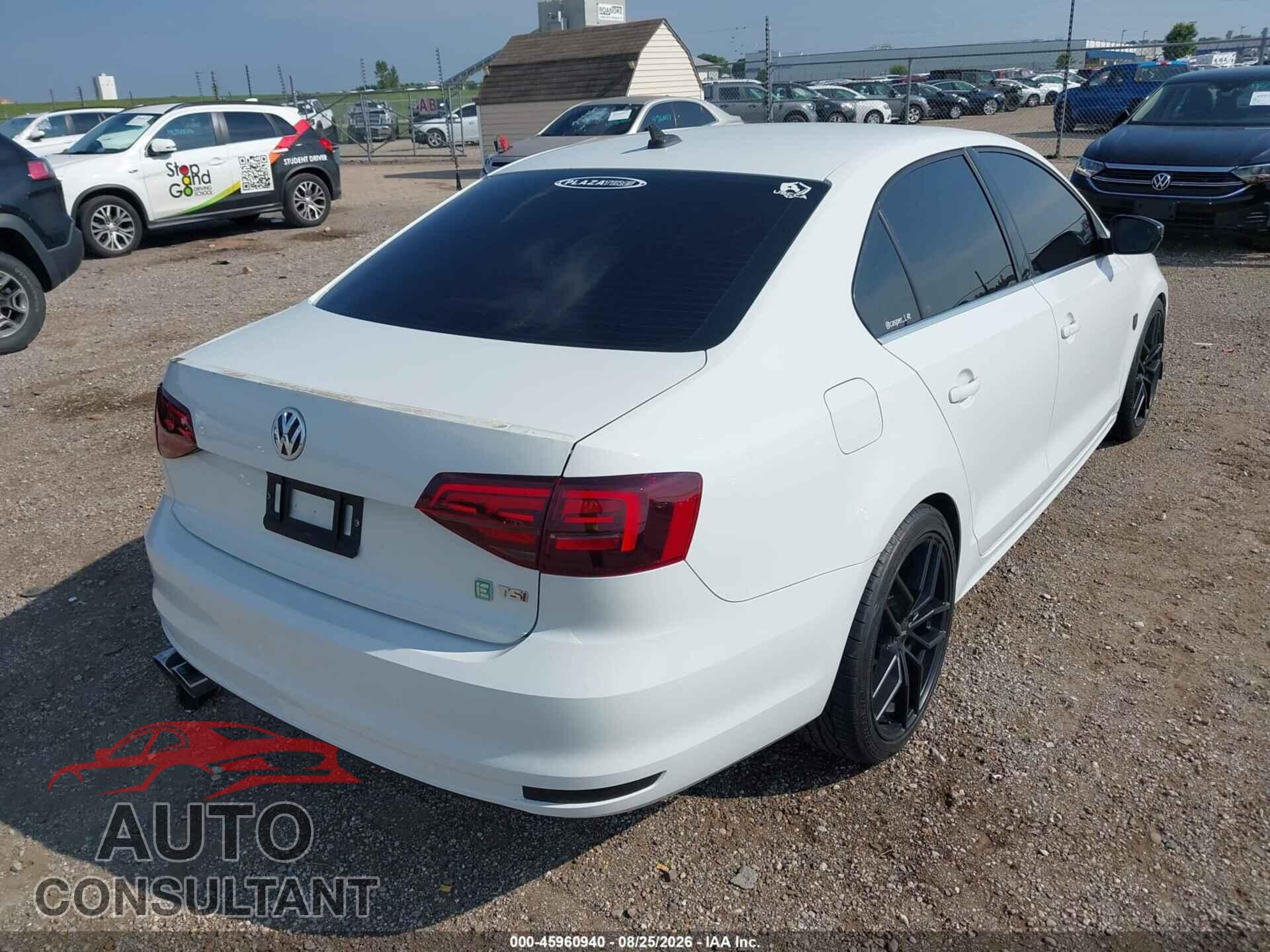 VOLKSWAGEN JETTA 2017 - 3VWDB7AJ9HM404576