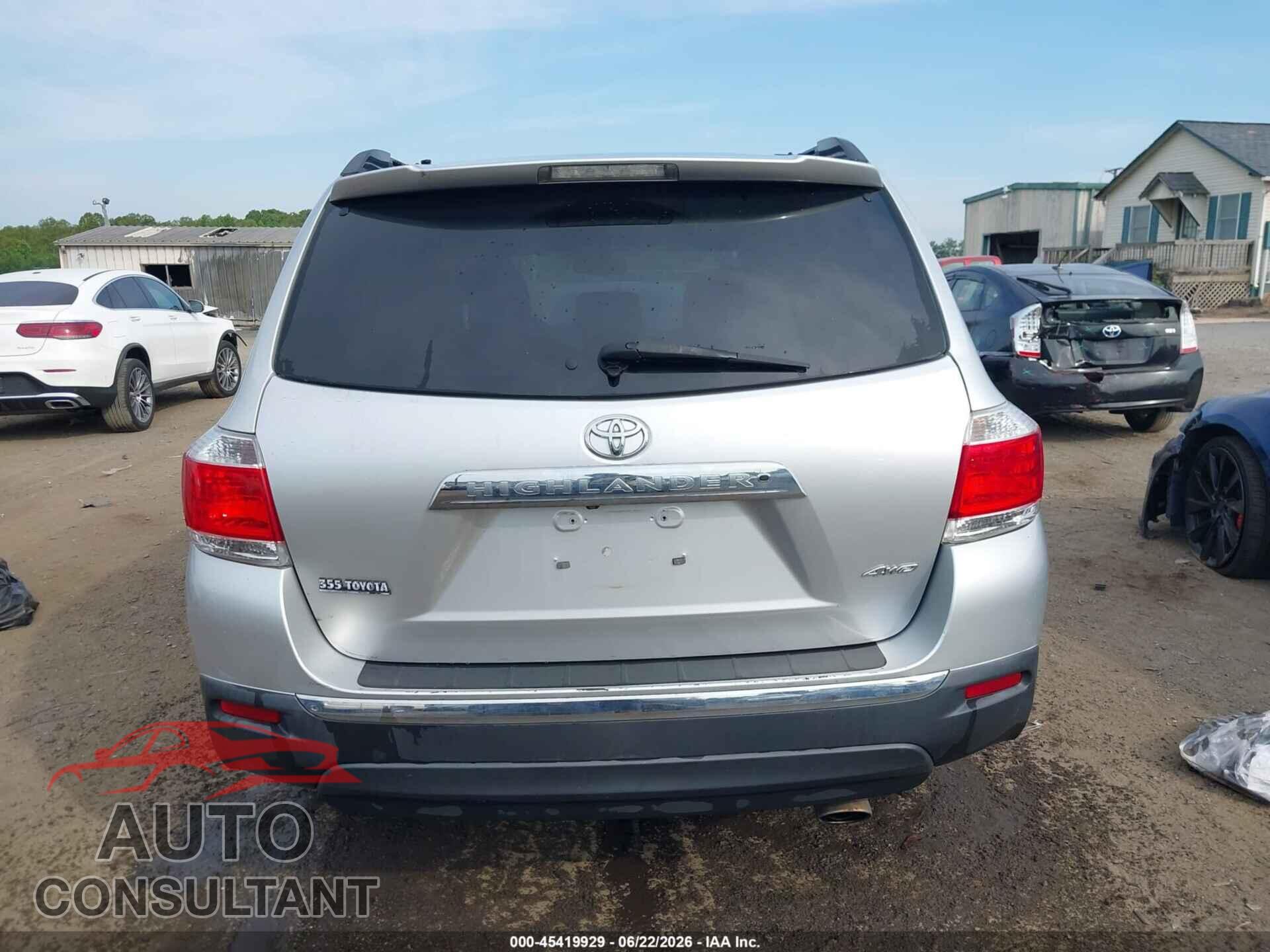TOYOTA HIGHLANDER 2013 - 5TDBK3EH6DS256830