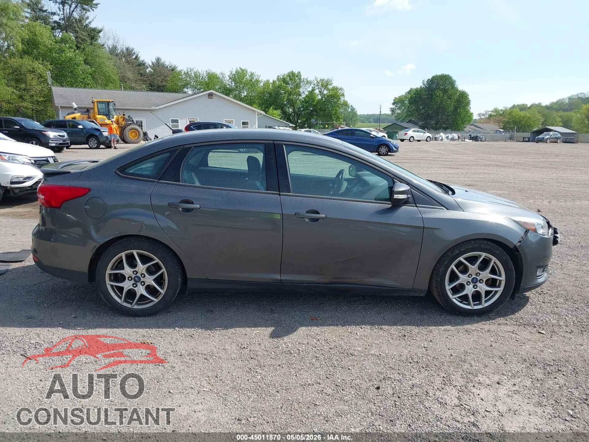 FORD FOCUS 2015 - 1FADP3F24FL200903