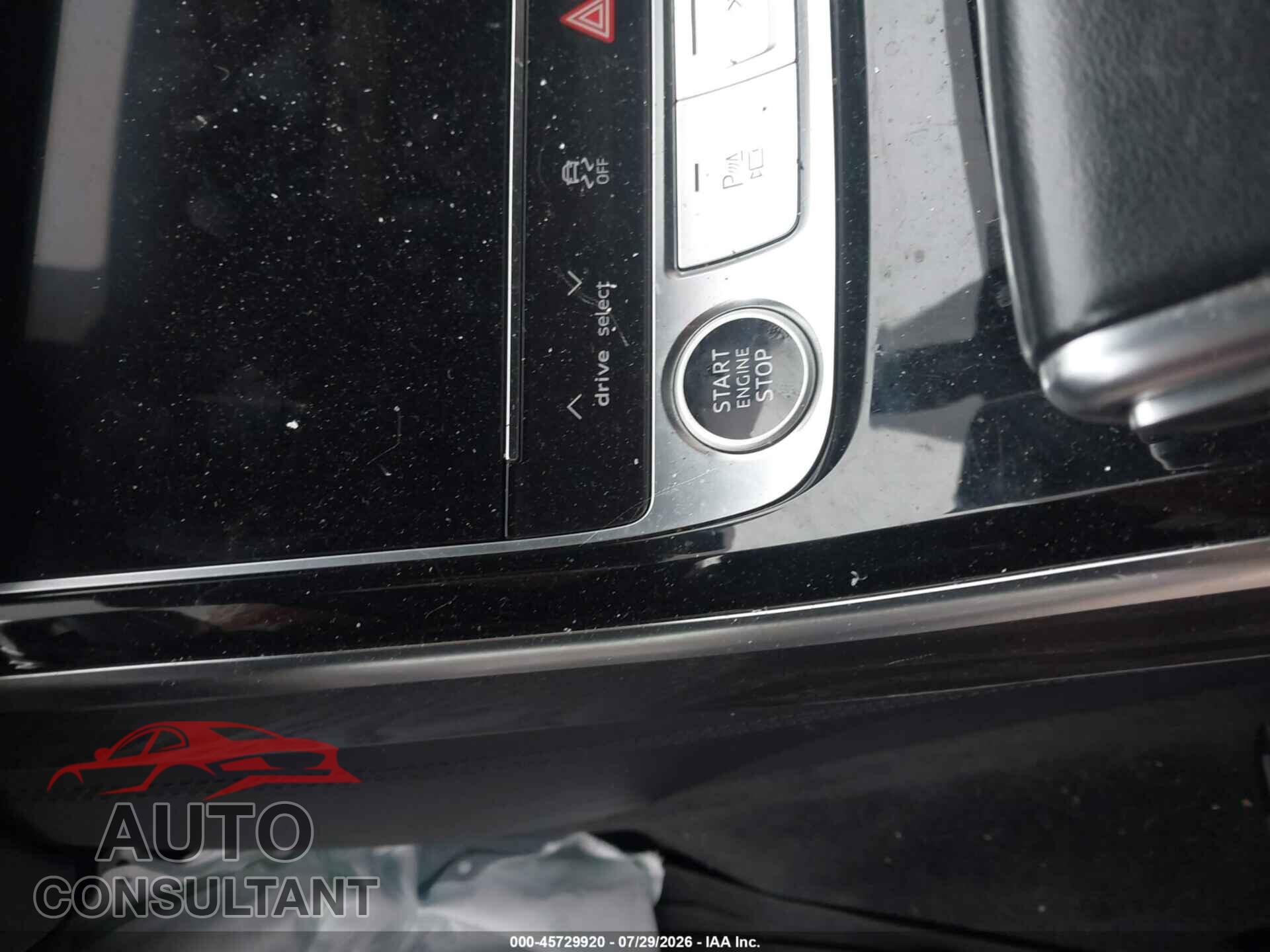 AUDI A8 2023 - WAULDAF89PN001033