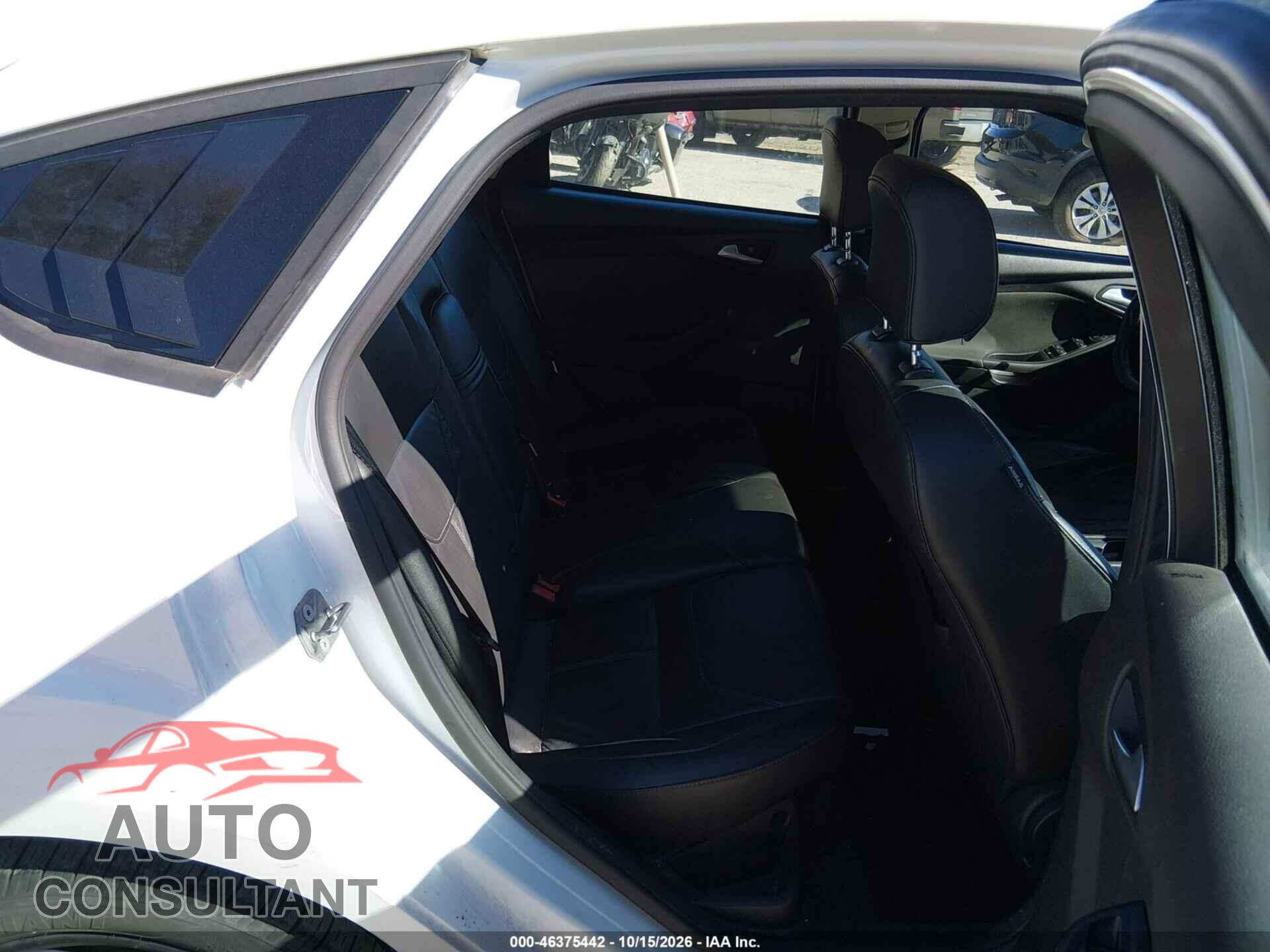 FORD FOCUS 2016 - 1FADP3K23GL259870
