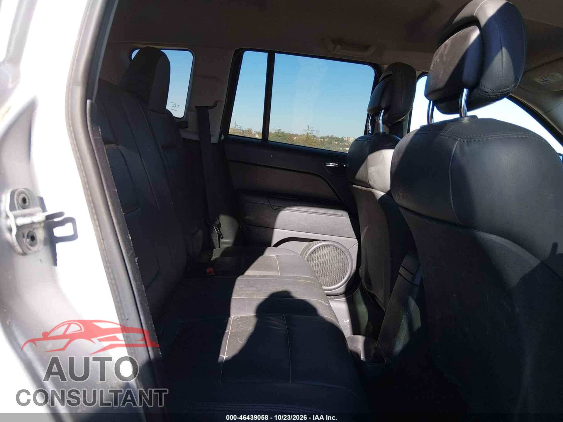JEEP COMPASS 2011 - 1J4NF1FB5BD158679