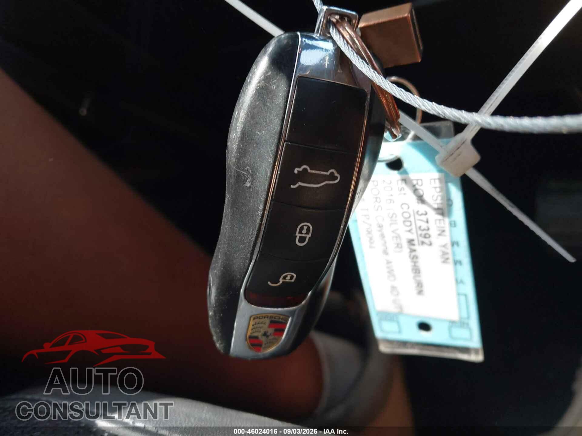 PORSCHE CAYENNE 2016 - WP1AA2A29GKA10892