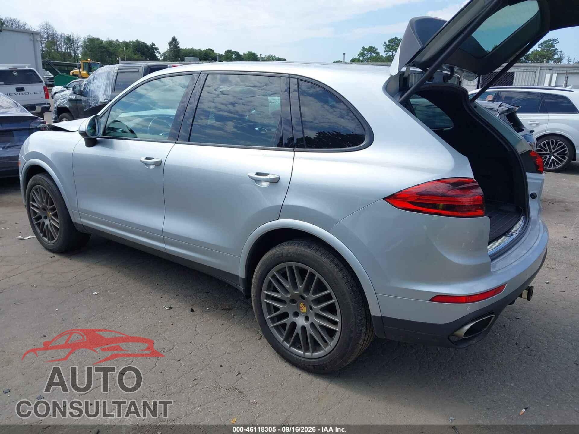 PORSCHE CAYENNE 2017 - WP1AA2A23HKA83760