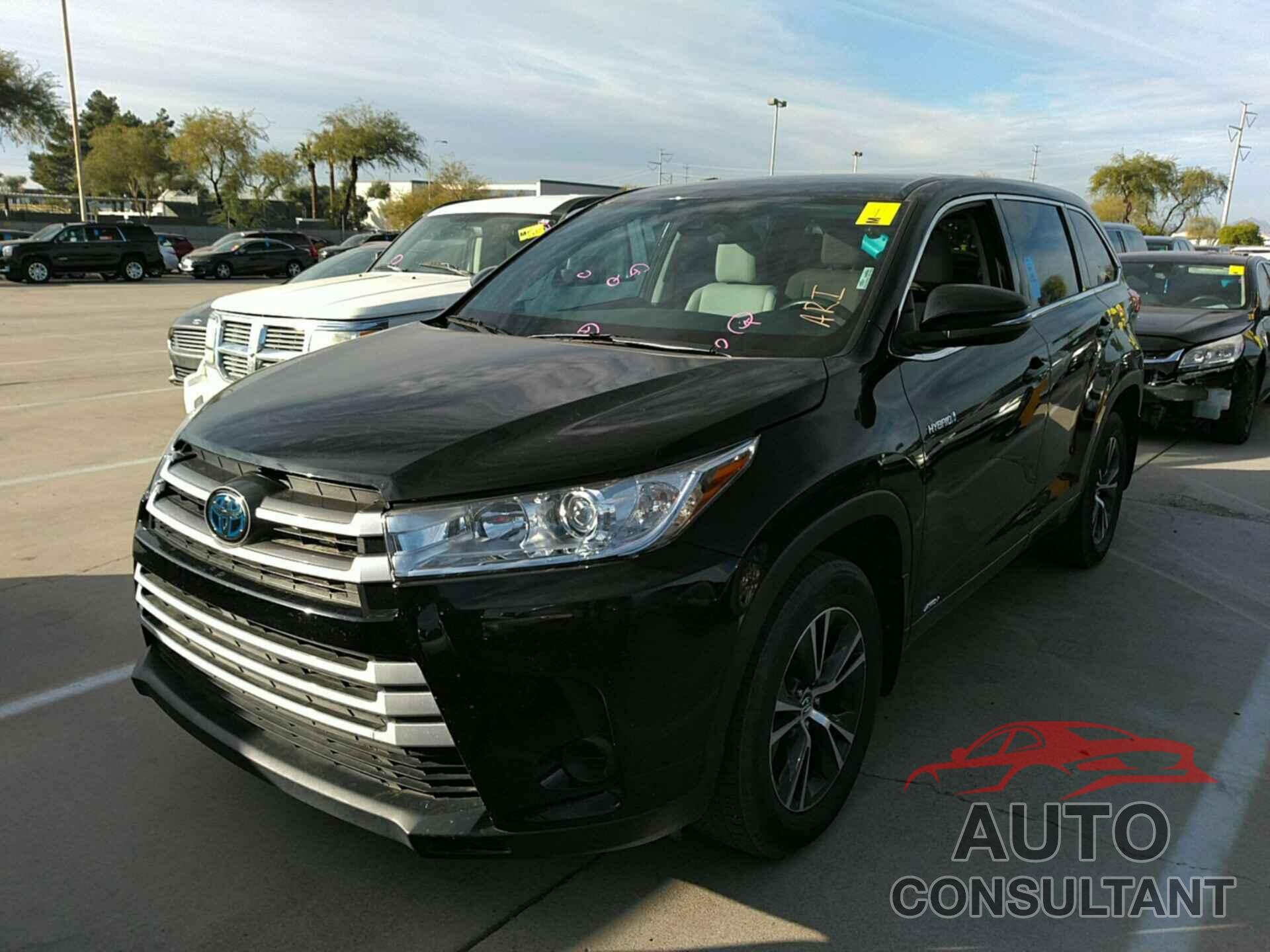 TOYOTA HIGHLANDER 2018 - 5TDBGRFH3JS050489
