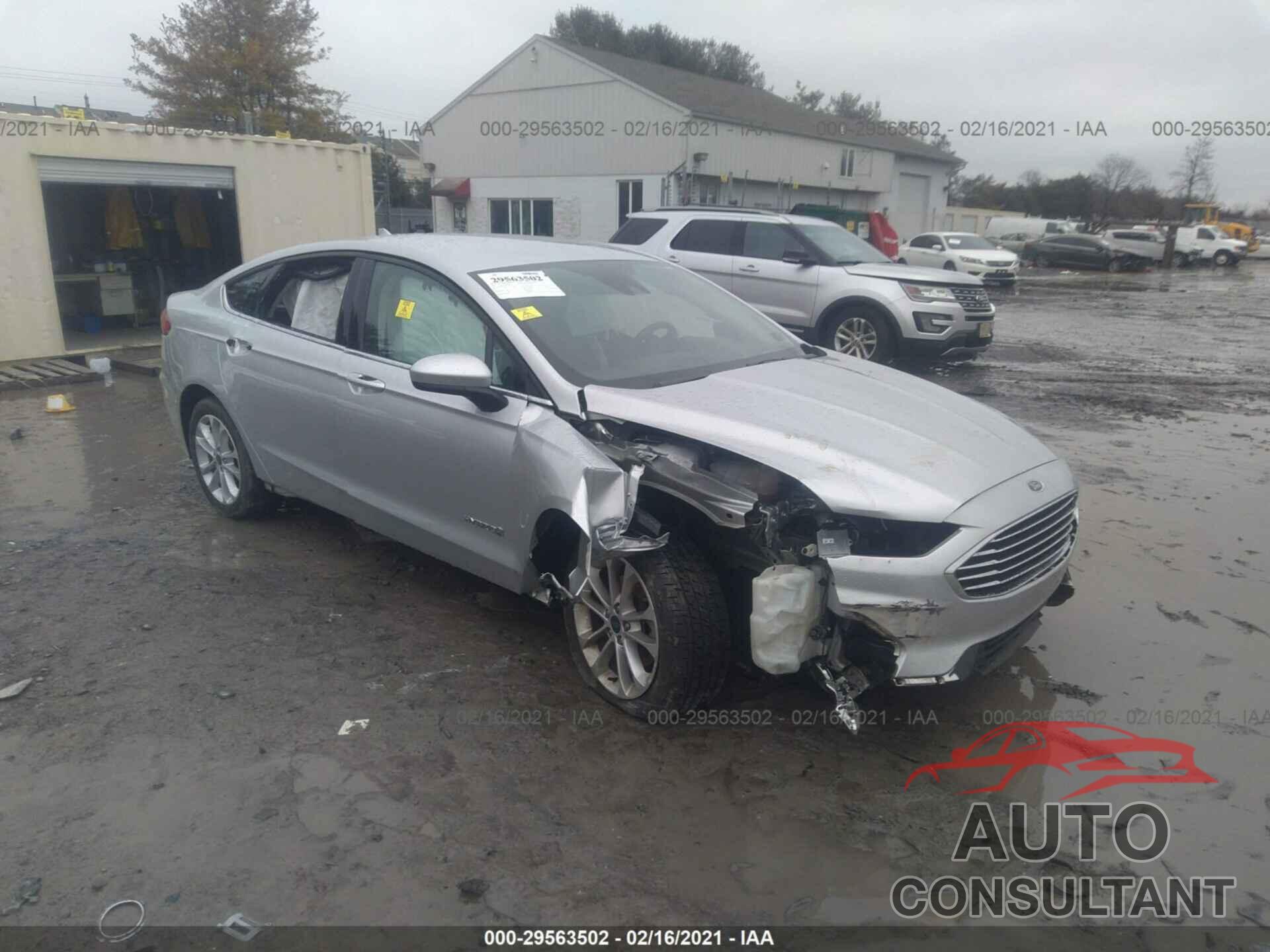 FORD FUSION HYBRID 2019 - 3FA6P0LU4KR181441