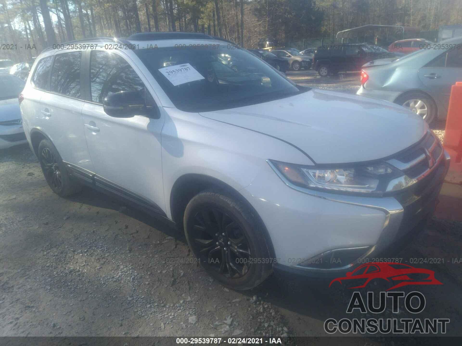 MITSUBISHI OUTLANDER 2018 - JA4AD3A36JZ019646