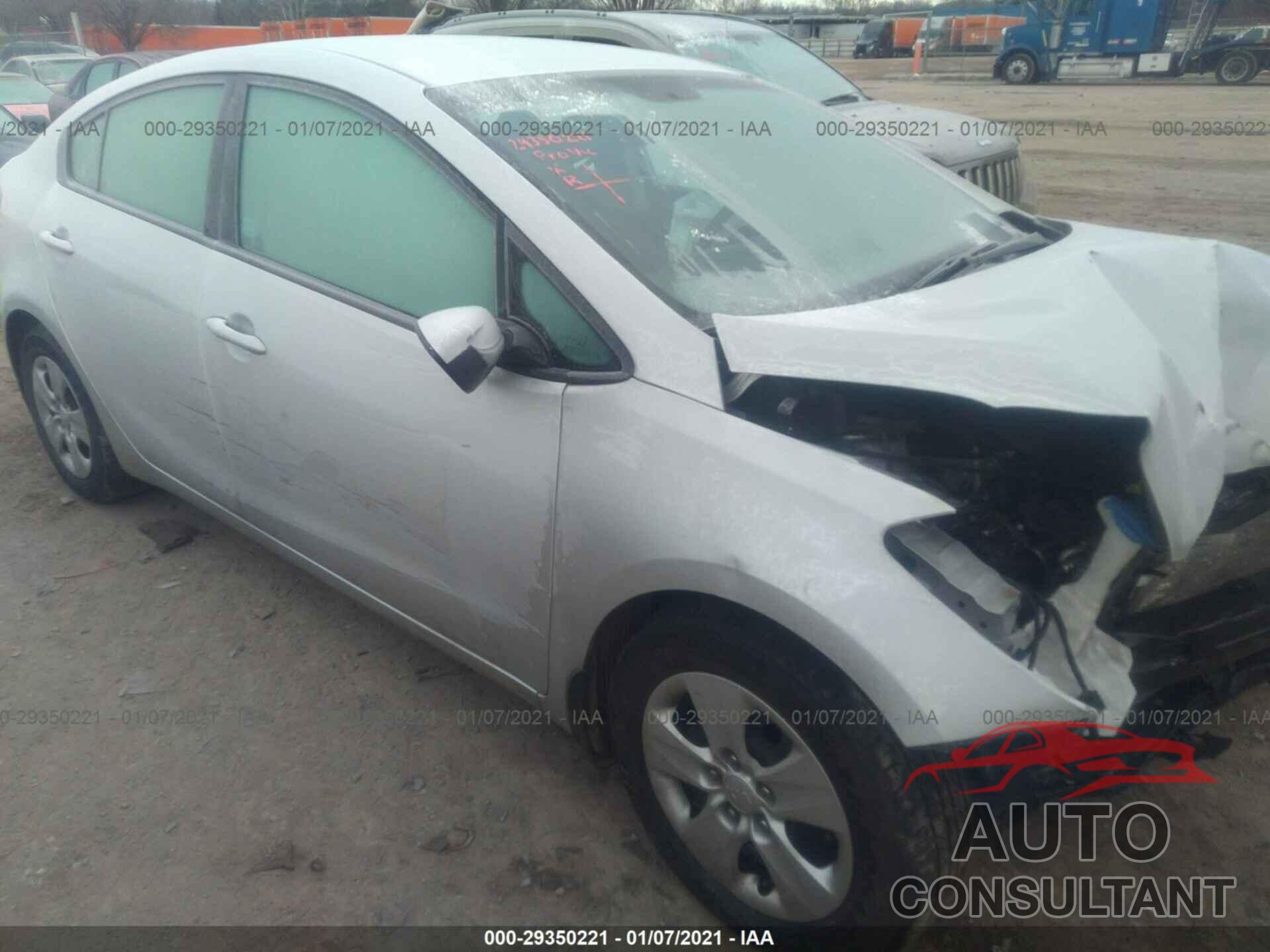KIA FORTE 2018 - 3KPFL4A75JE240934