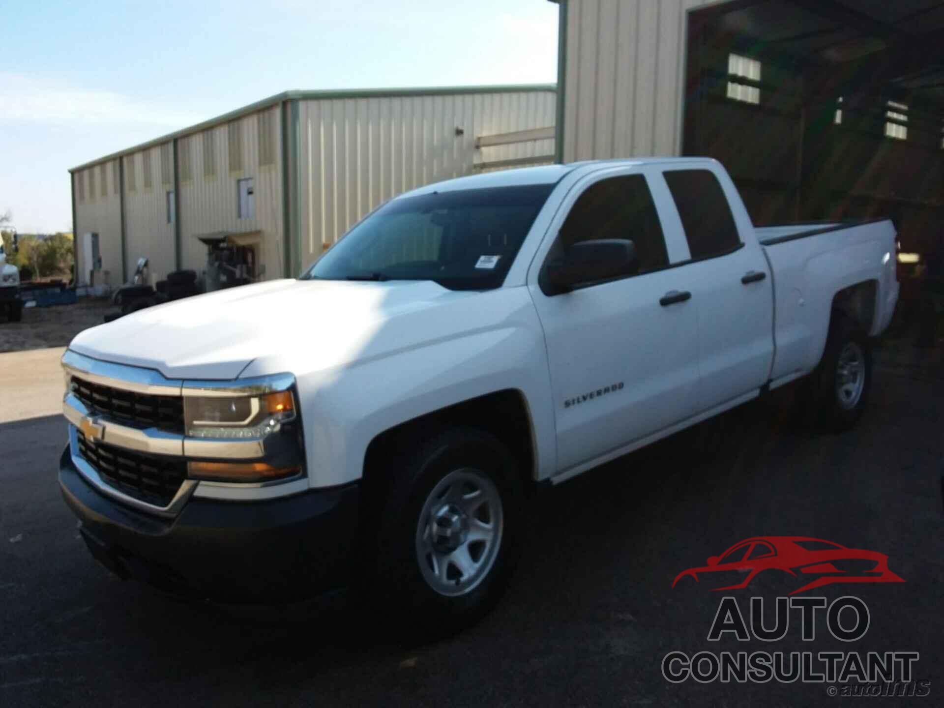 CHEVROLET SILVERADO 1500 2018 - 1GCRCNEC8JZ305483