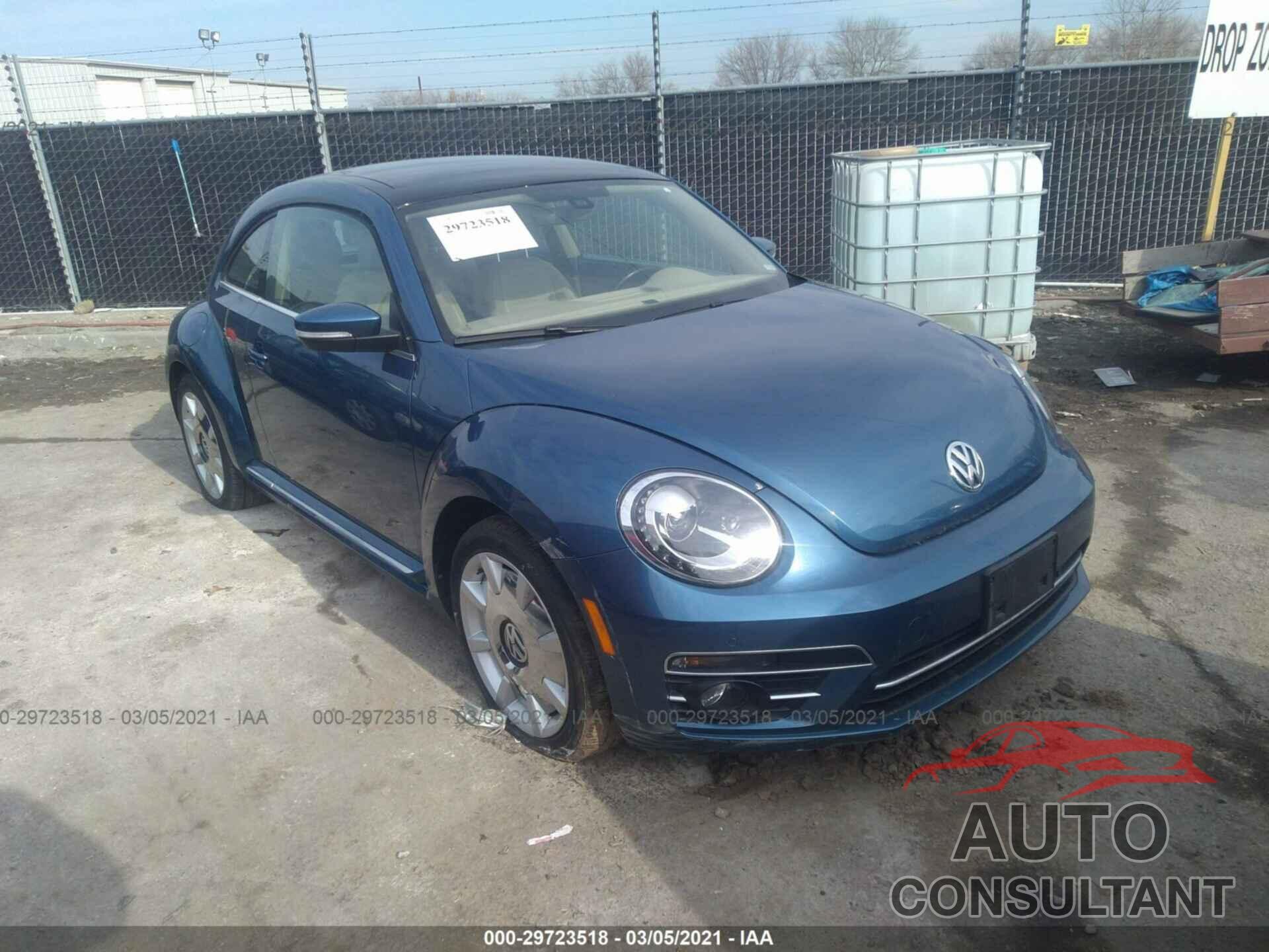 VOLKSWAGEN BEETLE 2018 - 3VWJD7AT9JM726378