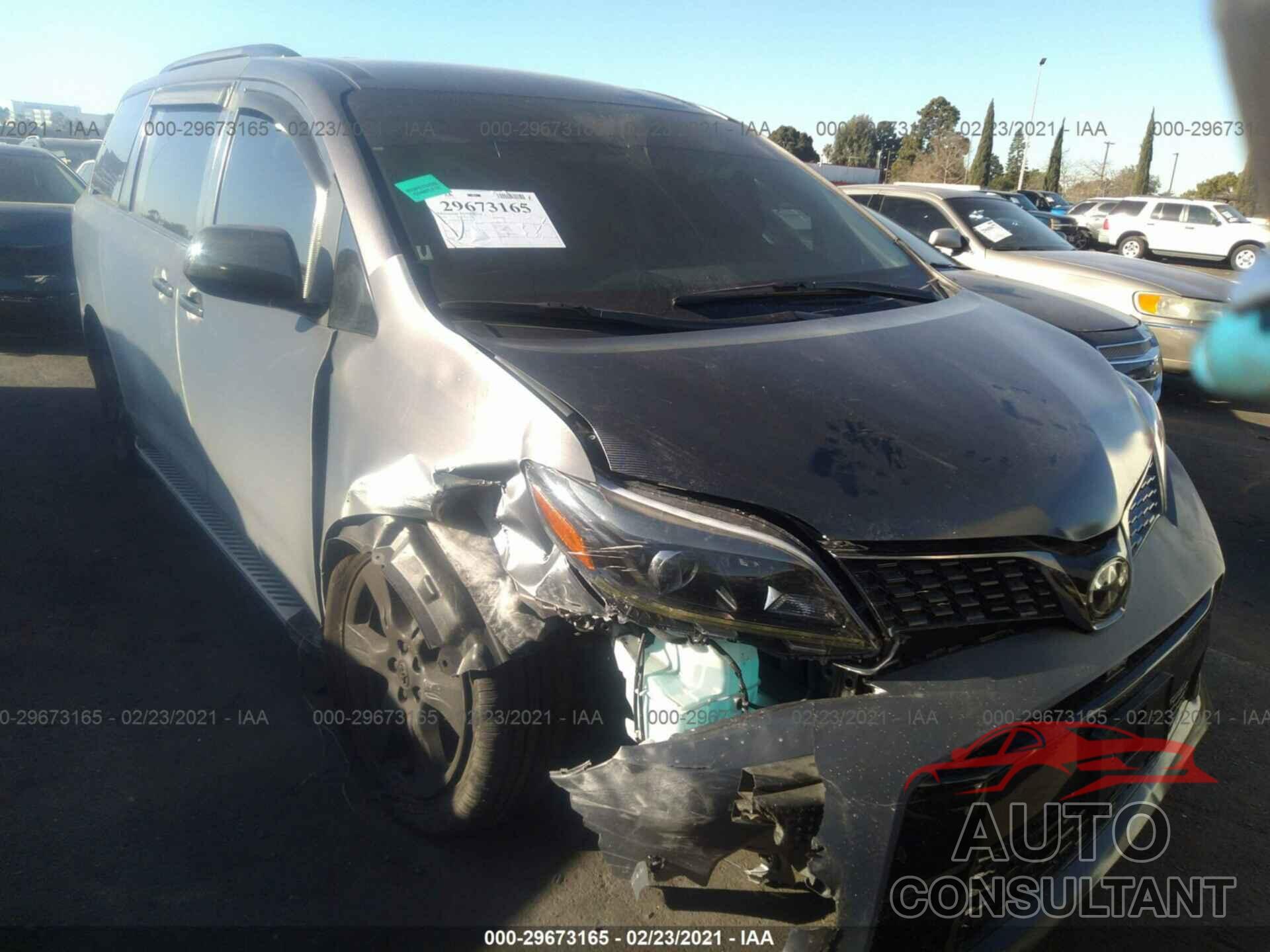 TOYOTA SIENNA 2019 - 5TDXZ3DC2KS997626