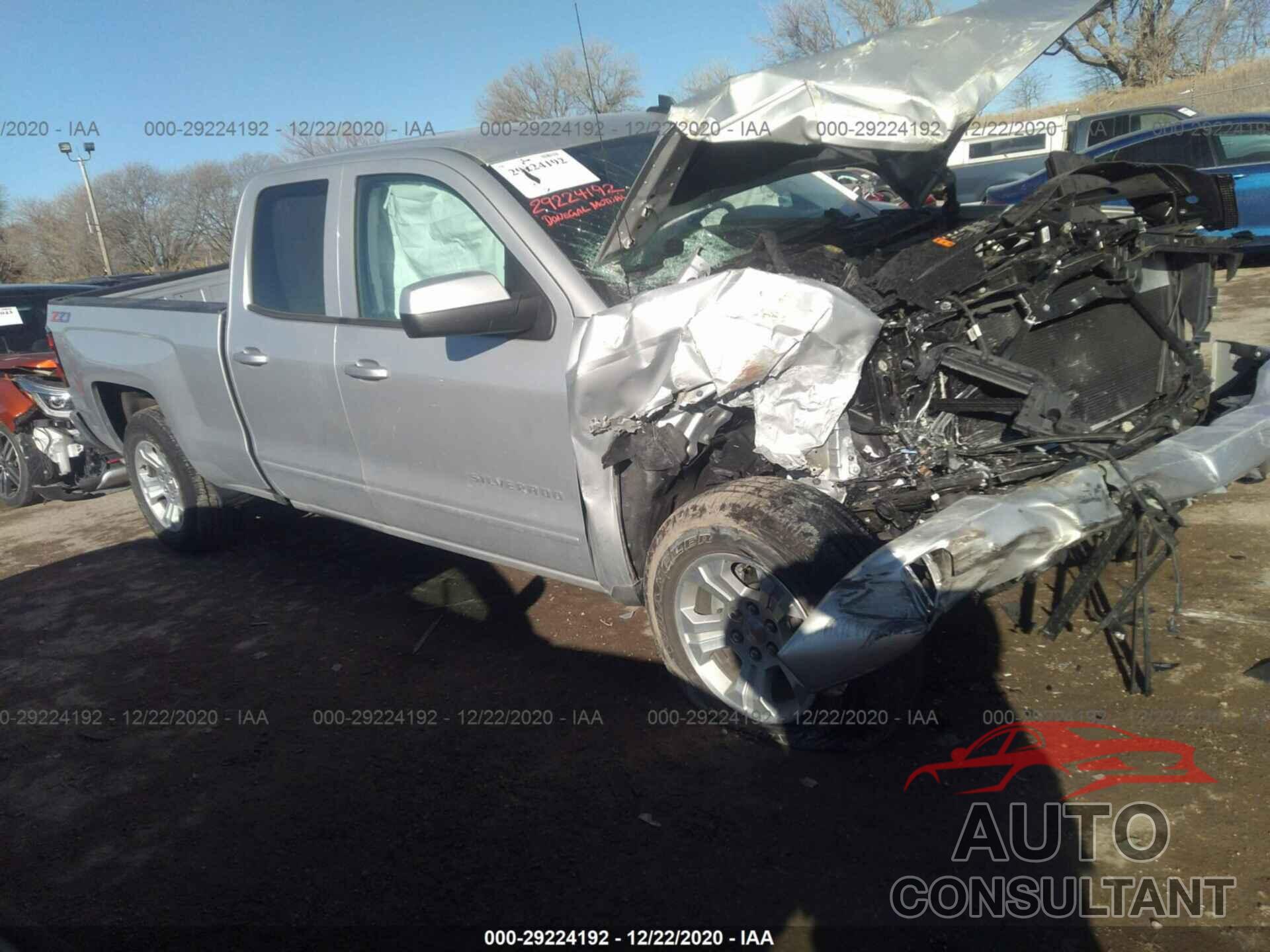 CHEVROLET SILVERADO 1500 2018 - 1GCVKREC3JZ259456