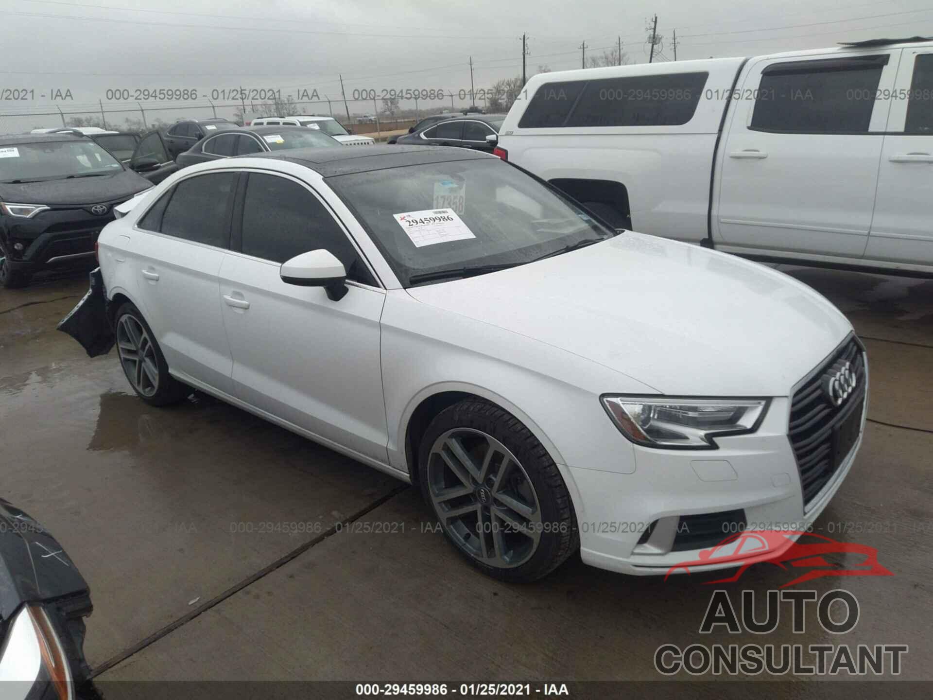 AUDI A3 SEDAN 2019 - WAUAUGFF7K1011133