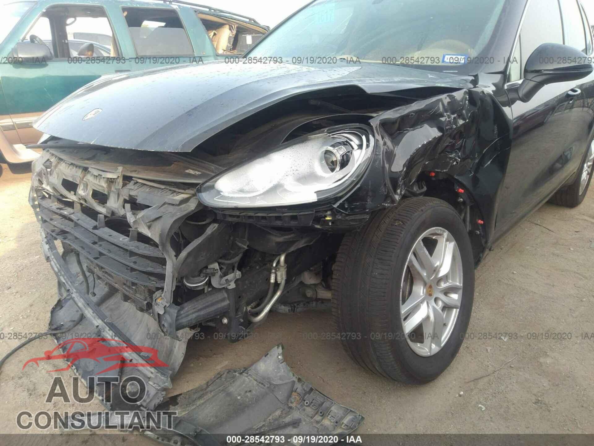 PORSCHE CAYENNE 2016 - WP1AA2A26GLA11136
