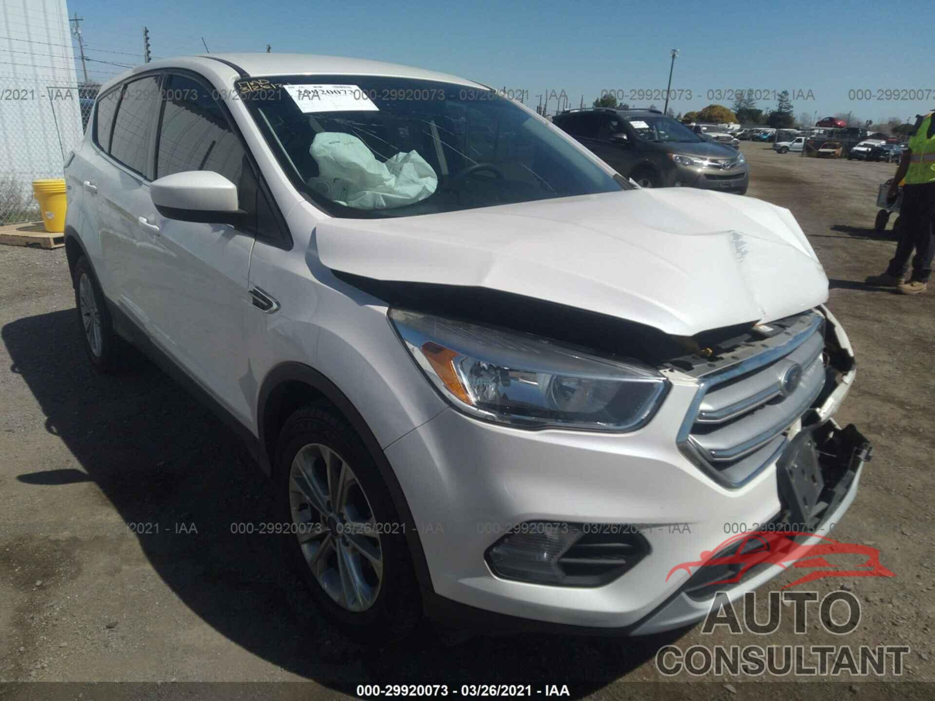 FORD ESCAPE 2017 - 1FMCU0GD7HUC96127