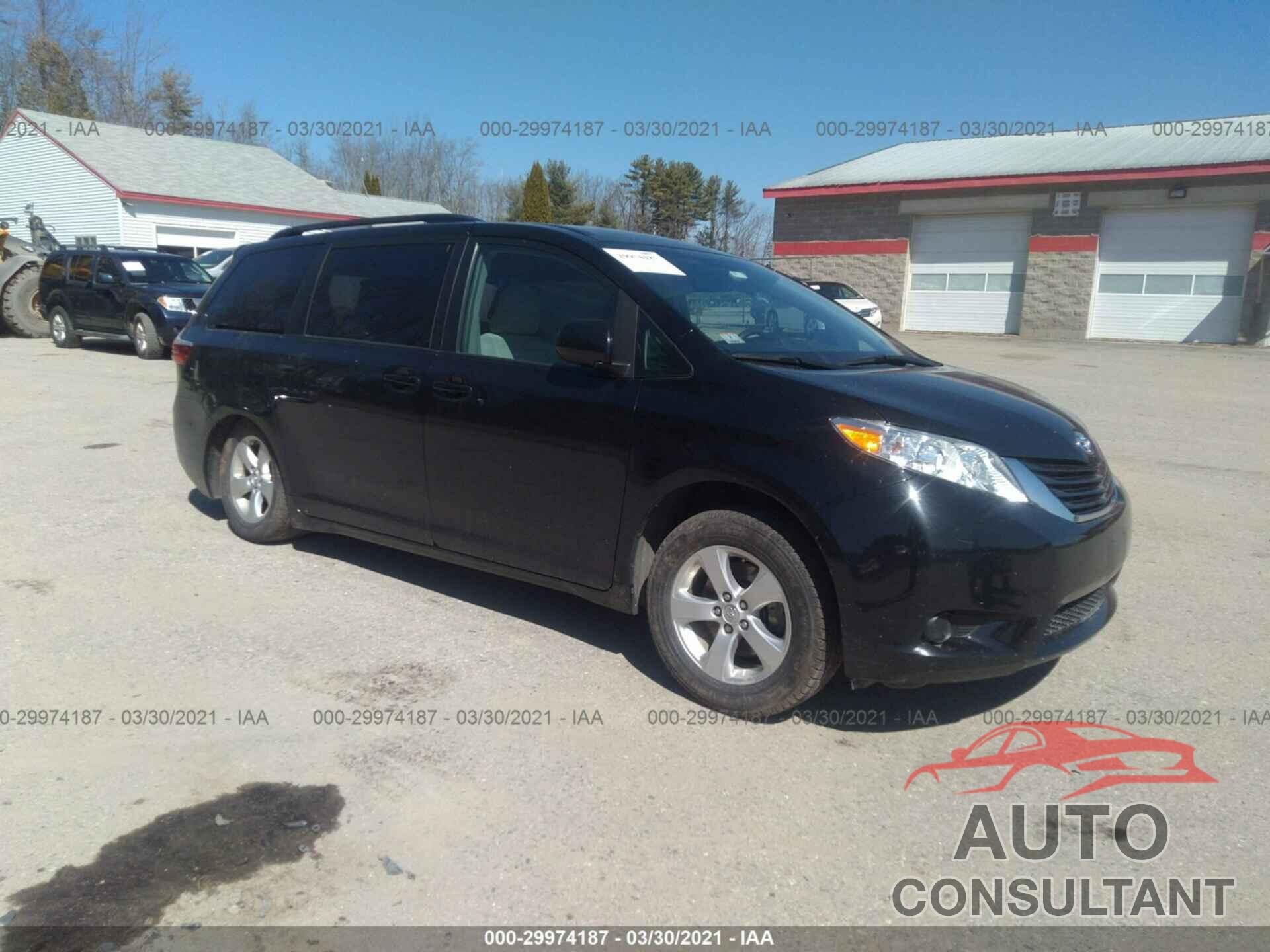 TOYOTA SIENNA 2017 - 5TDKZ3DC4HS898728