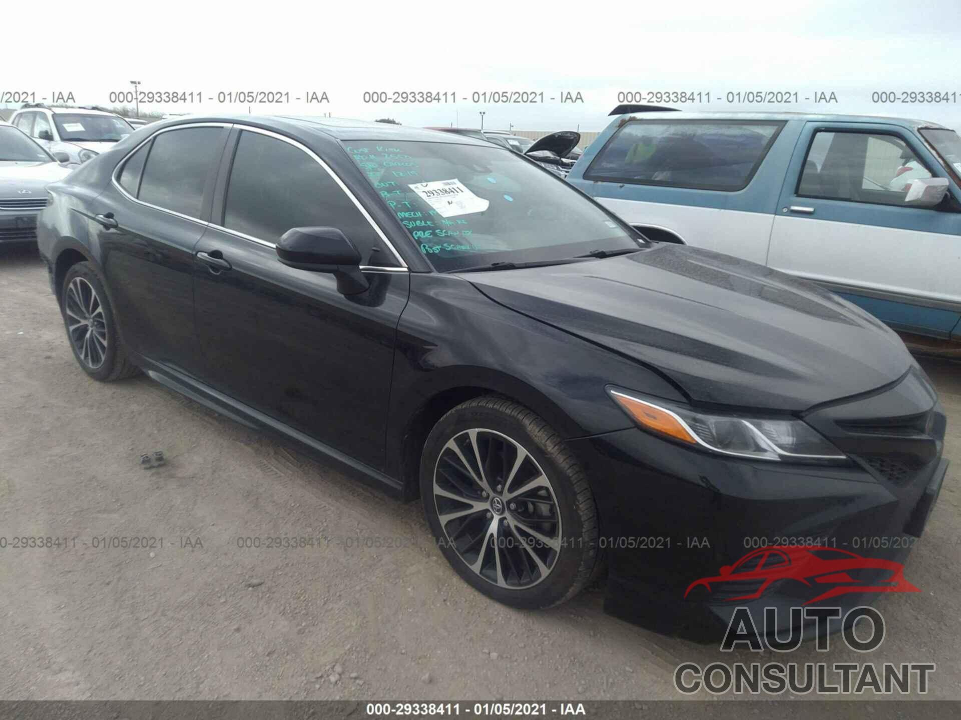 TOYOTA CAMRY 2018 - 4T1B11HK1JU593777