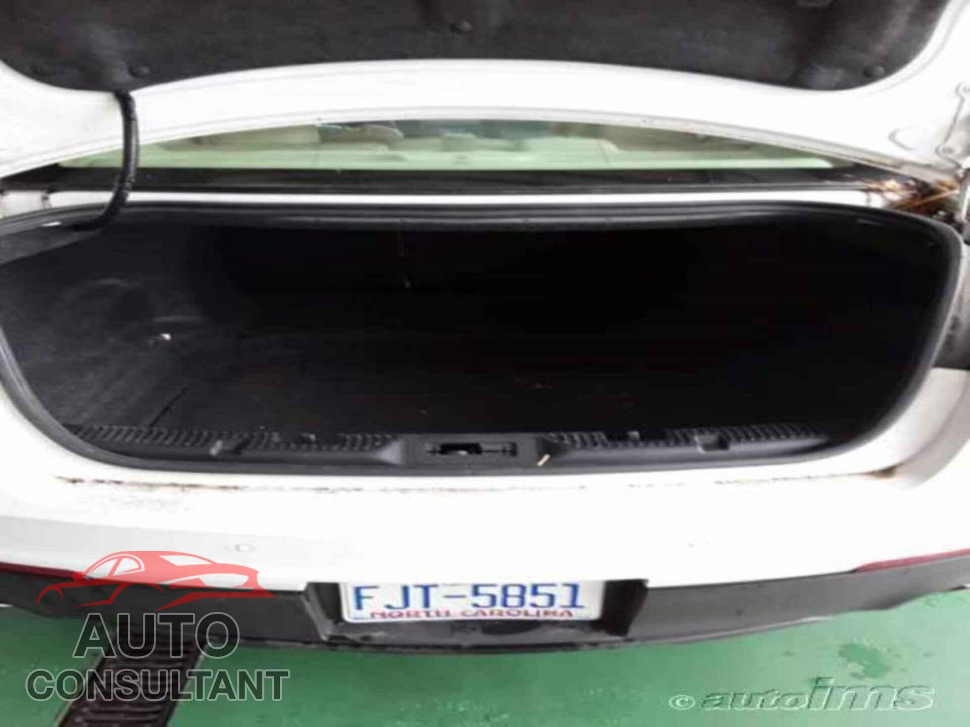 FORD TAURUS 2017 - 1FAHP2E88HG117634