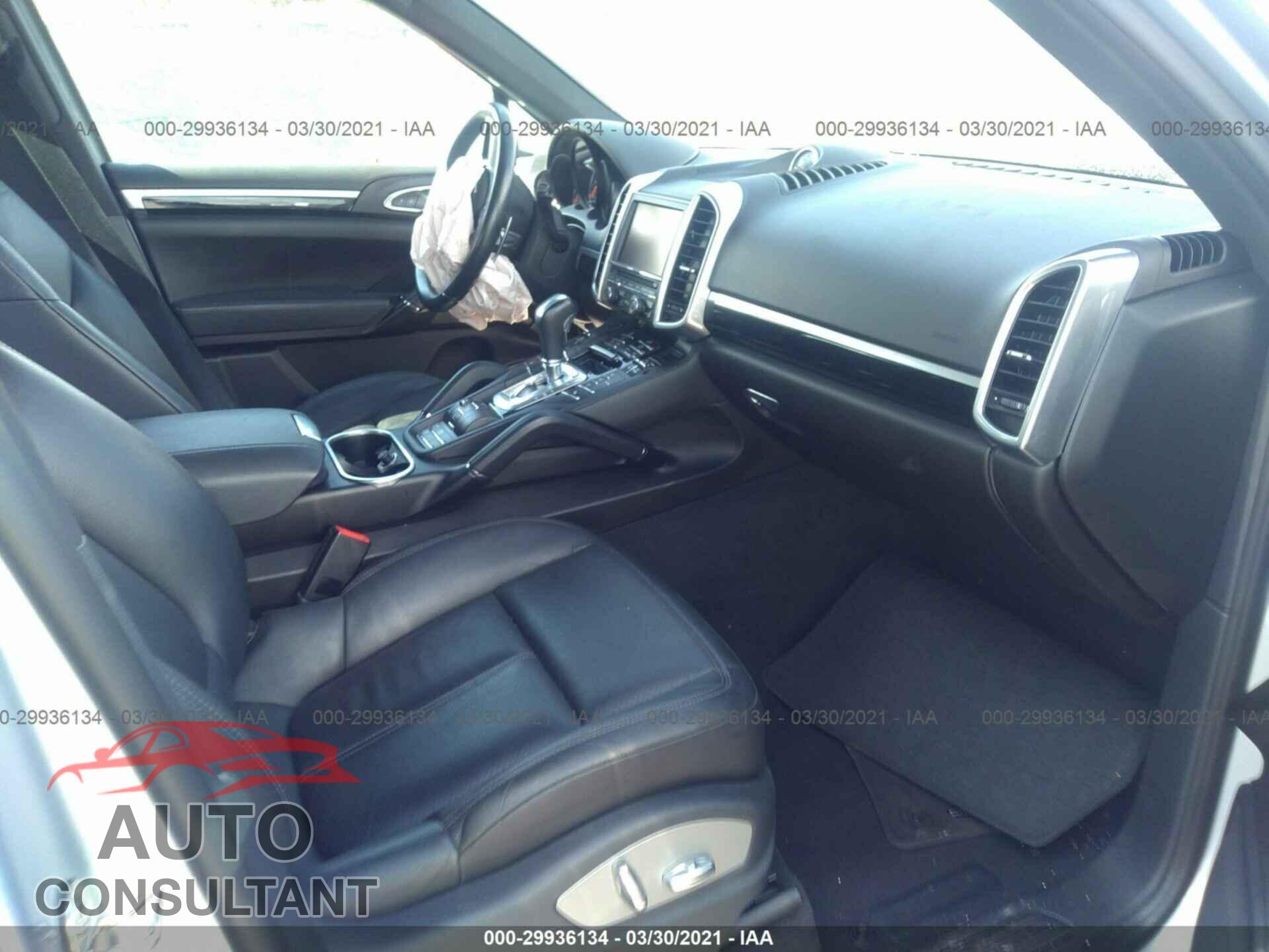PORSCHE CAYENNE 2016 - WP1AA2A28GLA04351