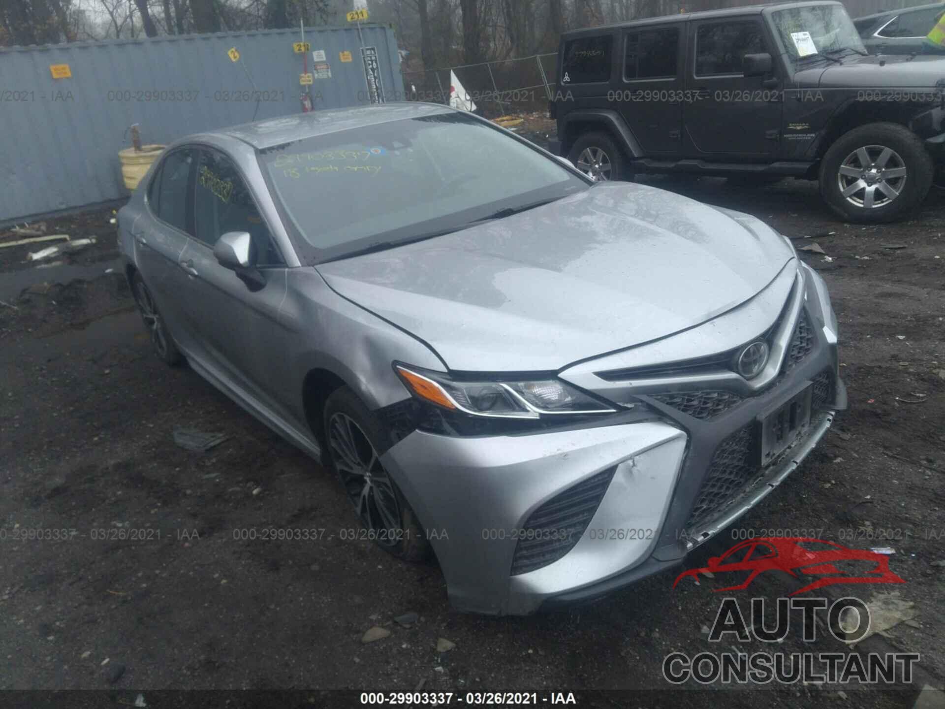 TOYOTA CAMRY 2018 - 4T1B11HK2JU634594